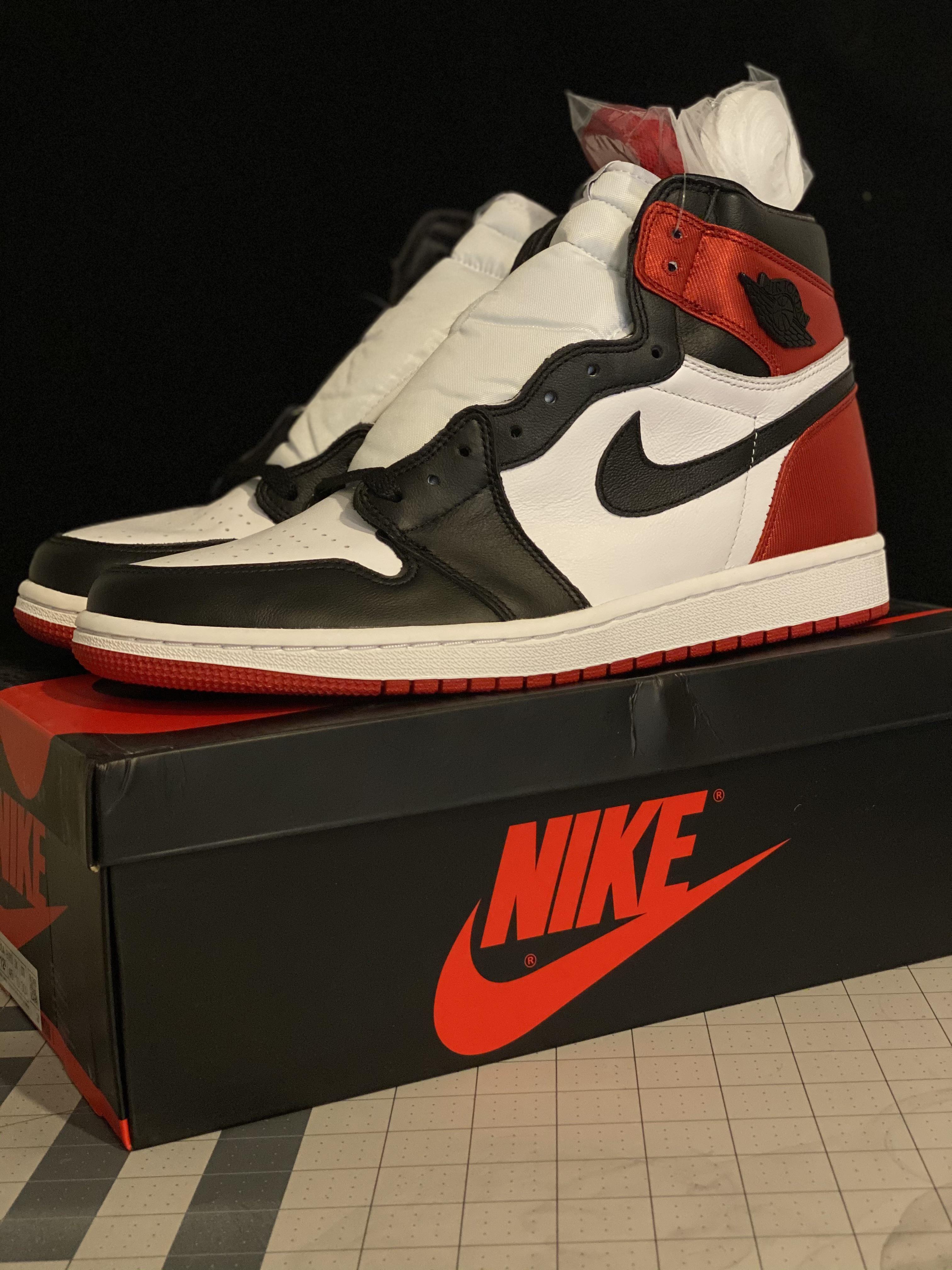 Review Coco’s Air Jordan 1 High Satin Black Toe (review in comments
