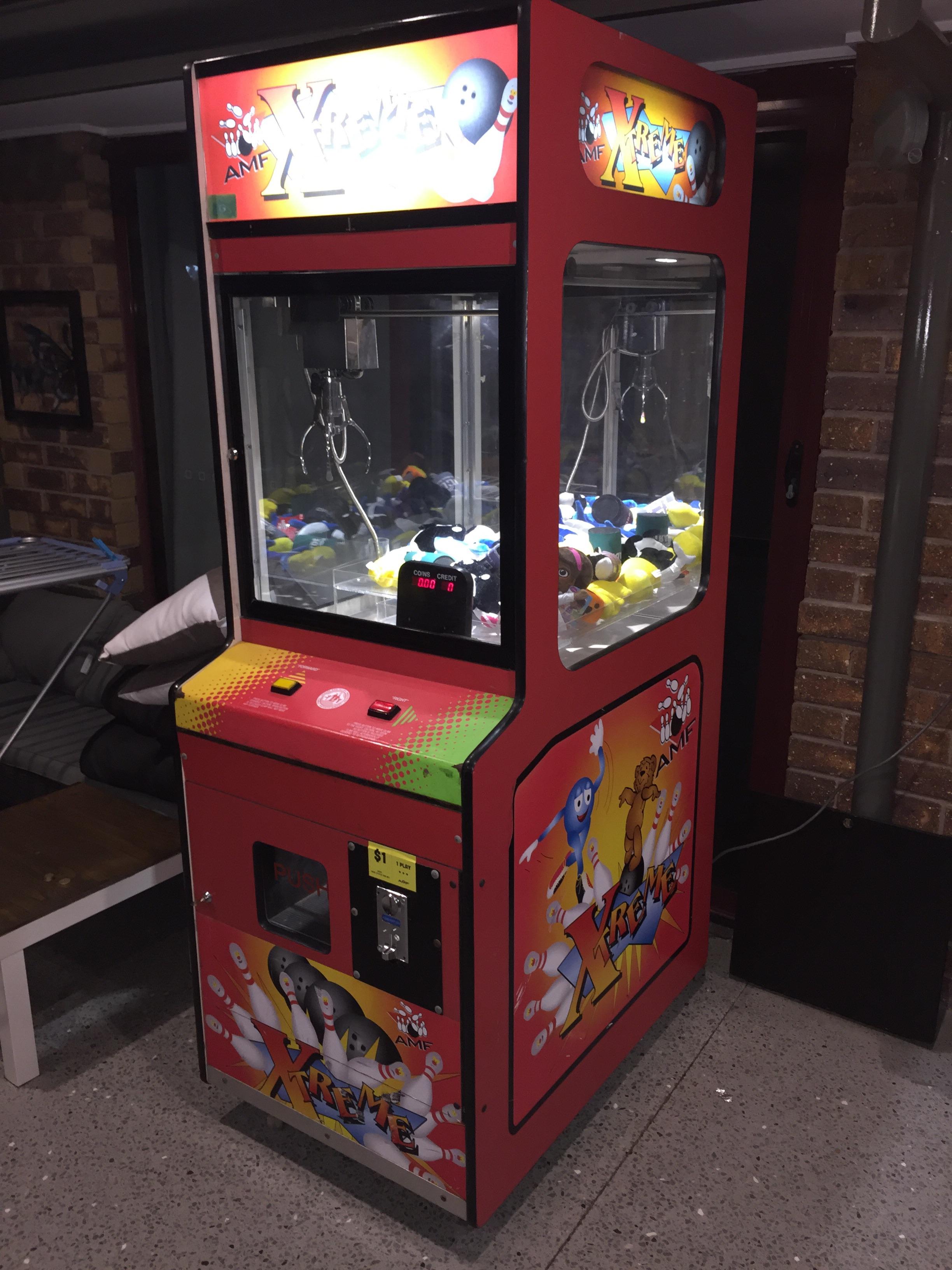 So I bought a claw machine 300 good deal?? r/gaming