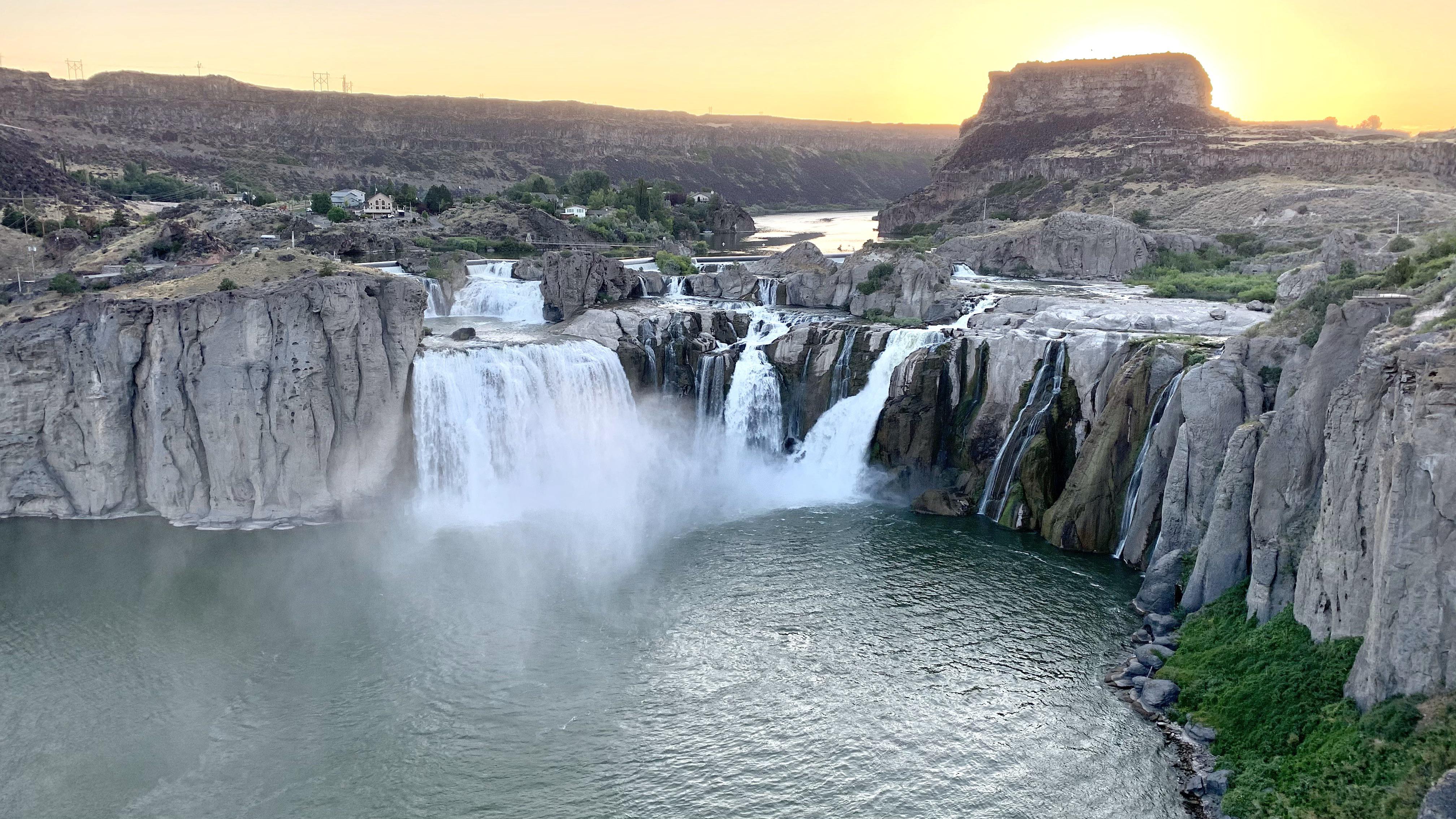 Shoshone Falls, ID [3024x4032] [OC] r/ruralporn
