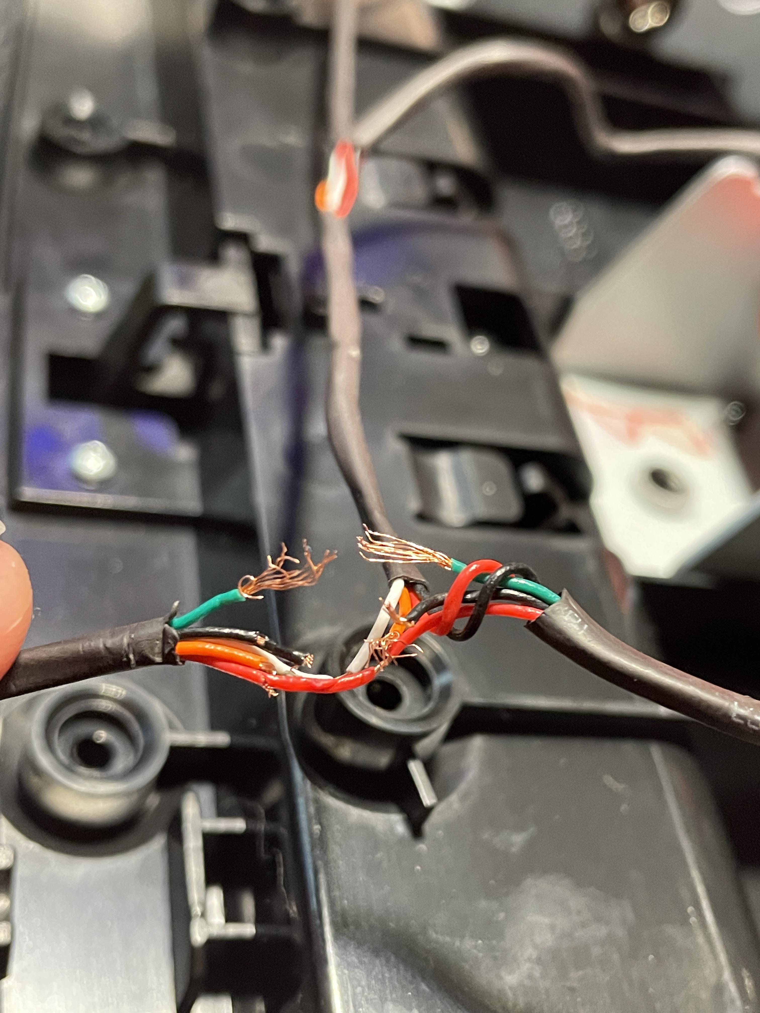 Logitech G29 pedals’ wires broken r/simracing