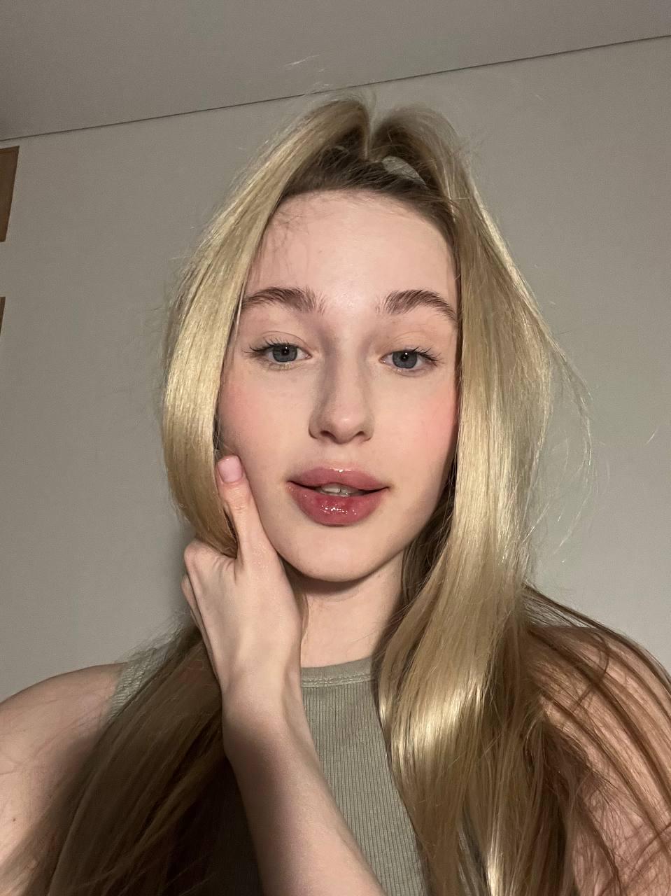 Love to getting dirty lips? : onlyfansgirls101