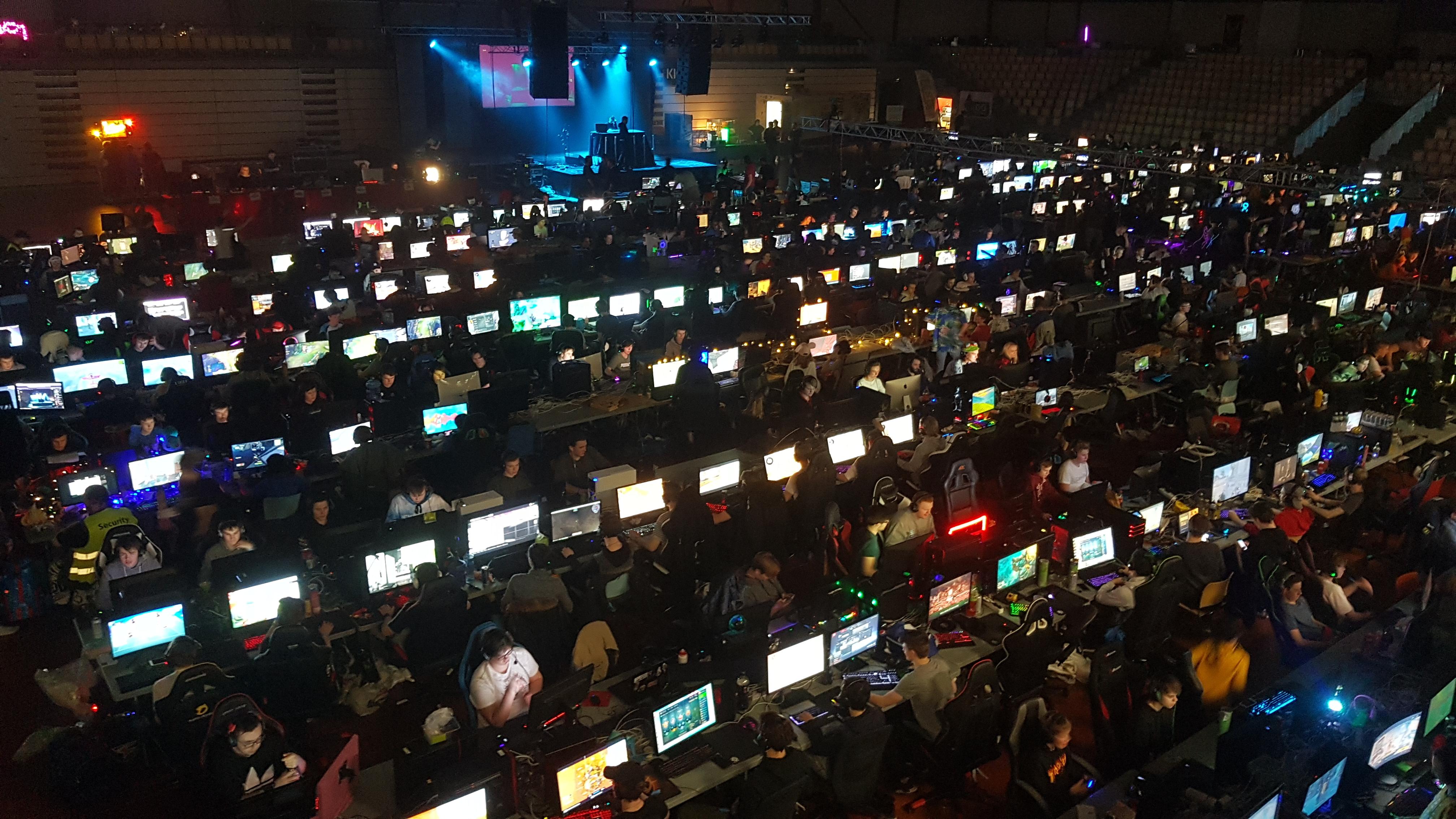 276 best r/lanparty images on Pholder OG MW2 LAN