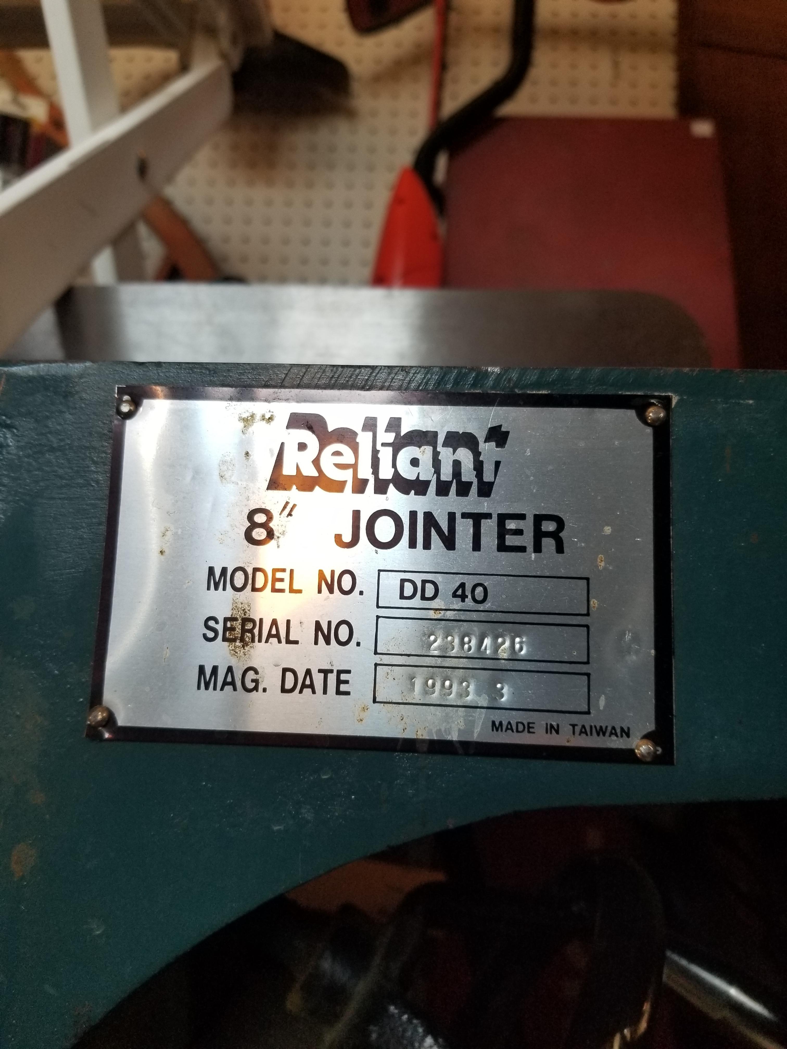 Found this jointer at my local auction house, trying to offer a fair