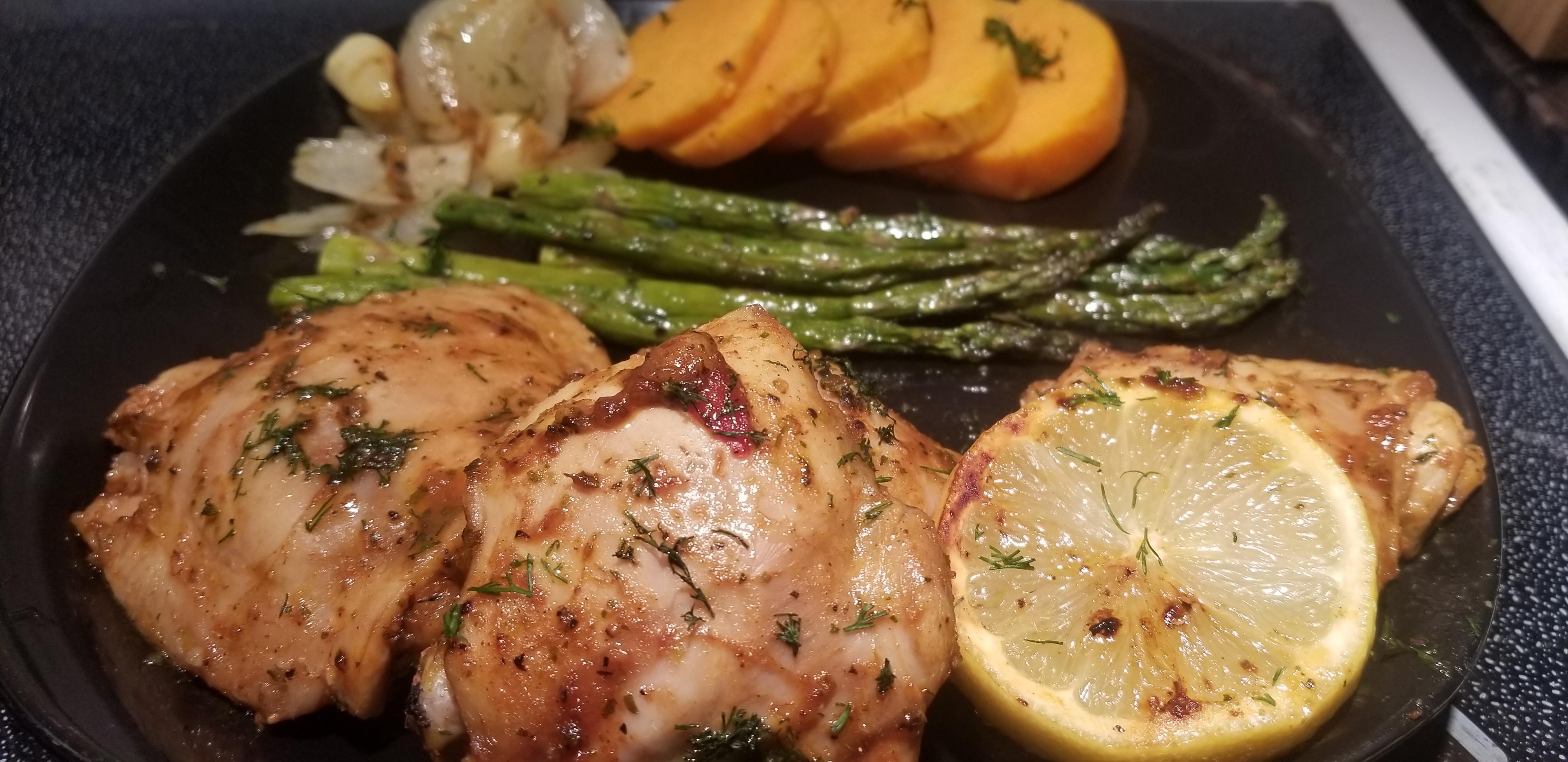 Sweet potato with chicken thighs and asparagus on the side r/HealthyFood