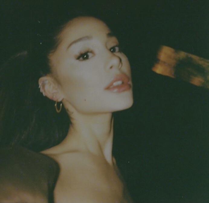 Ariana grande latest ig post r/ariheads
