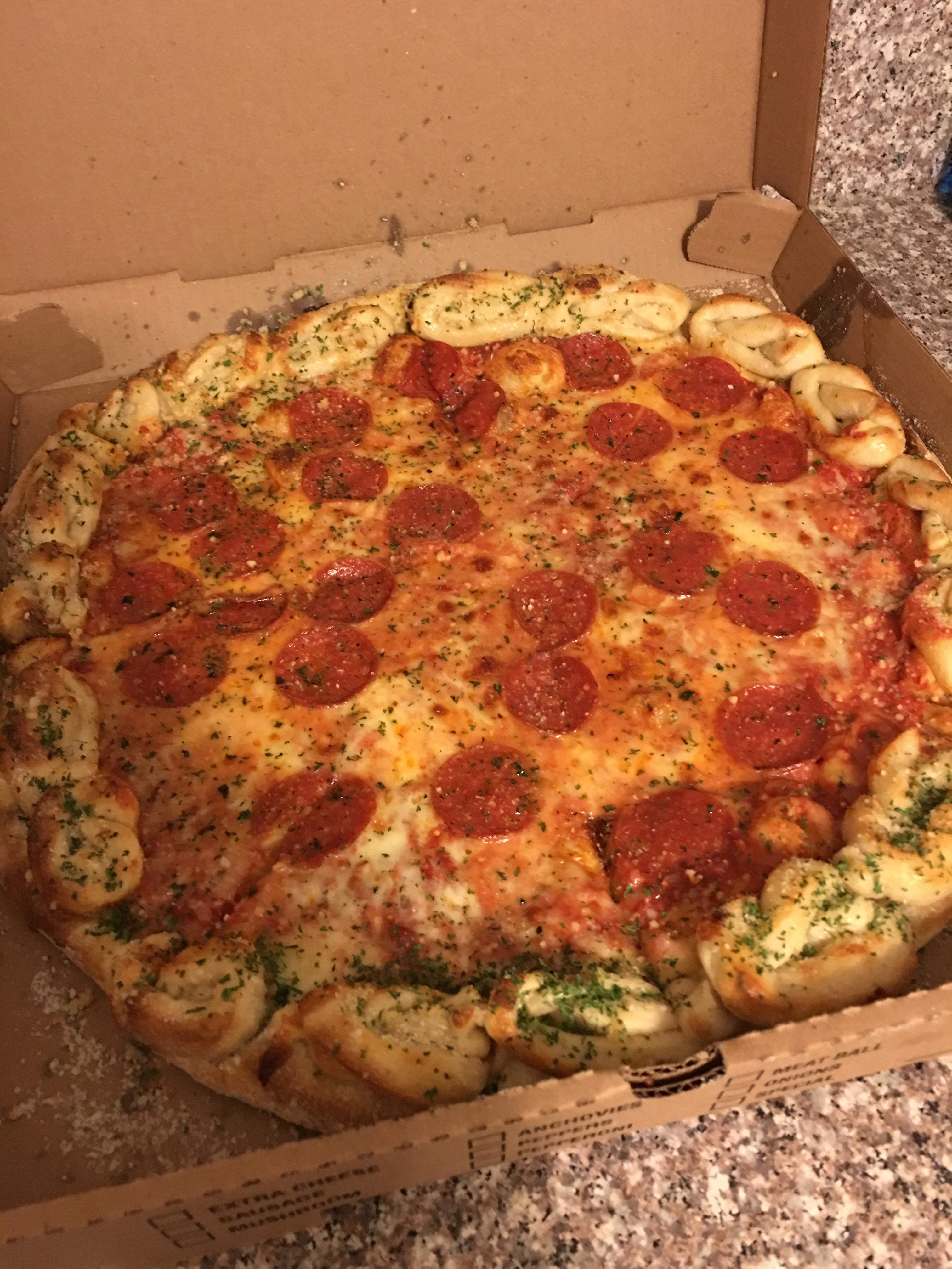 [I ate] Garlic Knot Pizza r/food