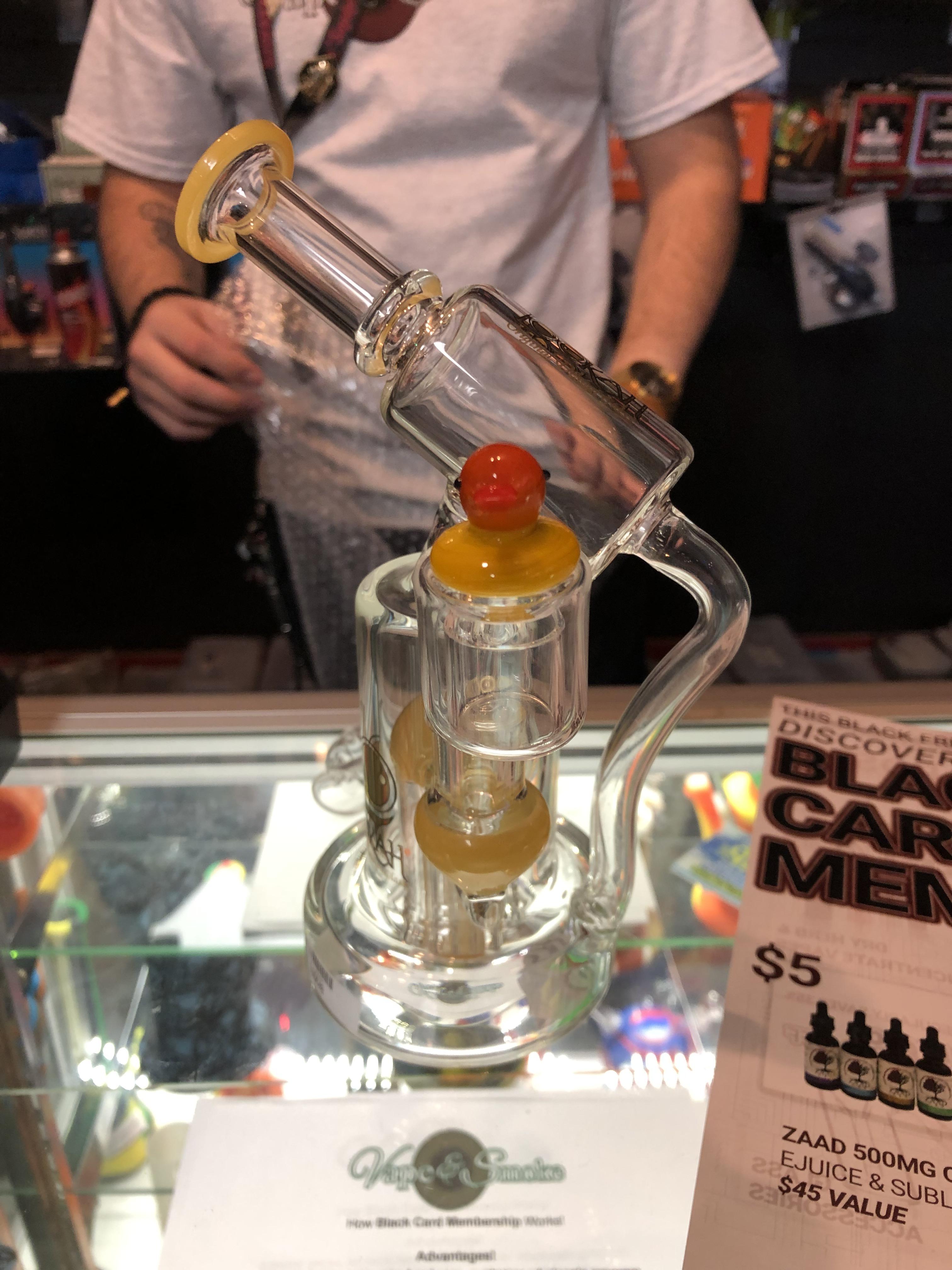 Local shop had crazy Black Friday sale. Got this 198 dab rig for 80 r/trees