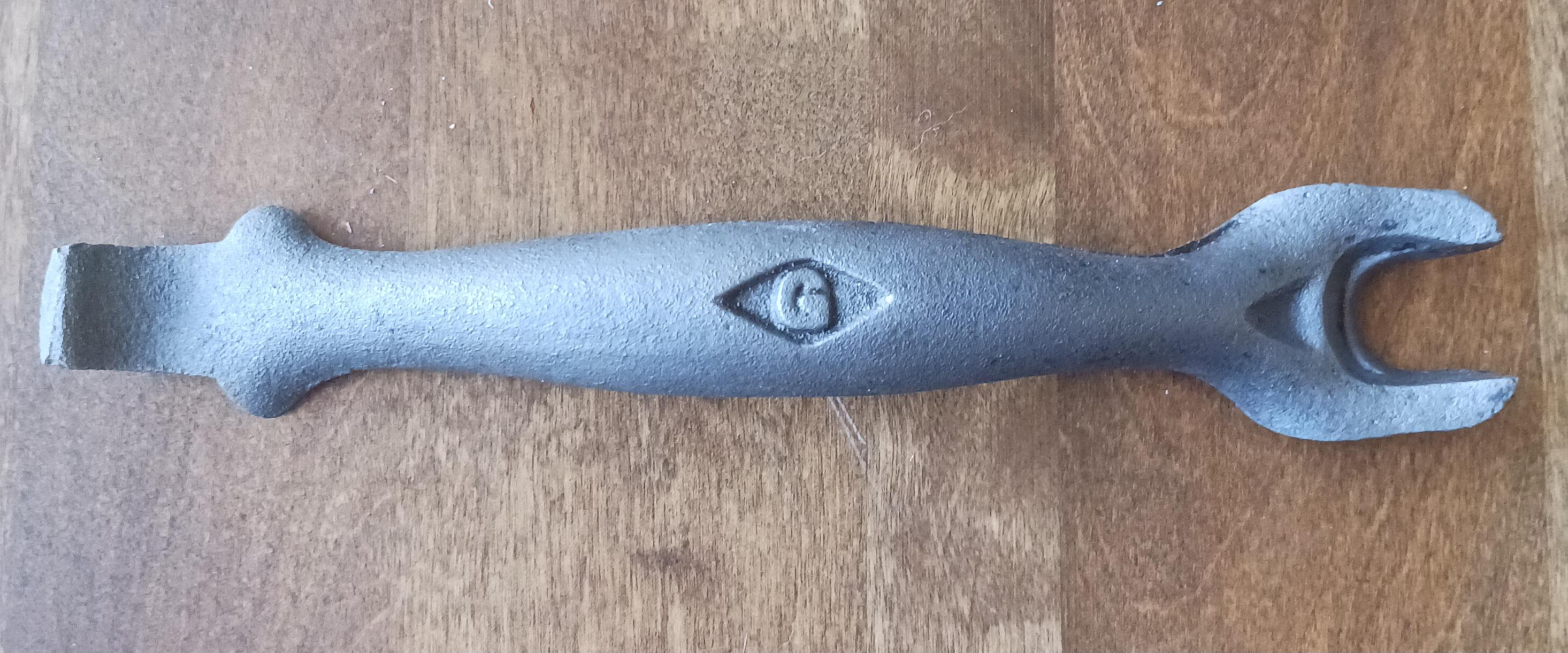 Cast Iron Lid Lifter? r/castiron