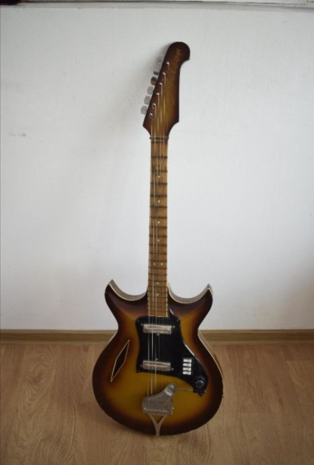 Does anybody know anything about this guitar or how much is worth? r