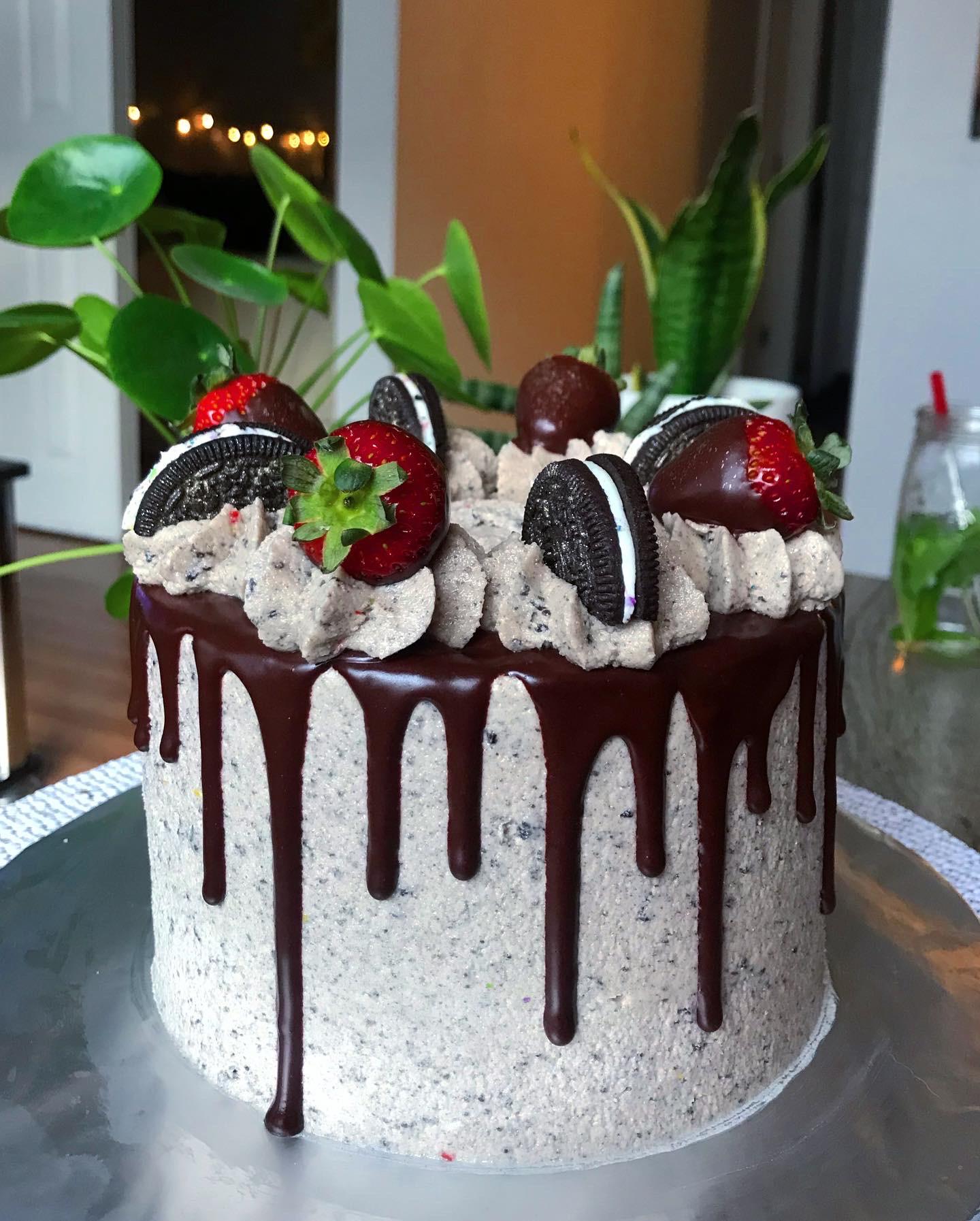 6” vegan cookies and cream! Dark chocolate cake with a crushed Oreo buttercream. r/VeganBaking