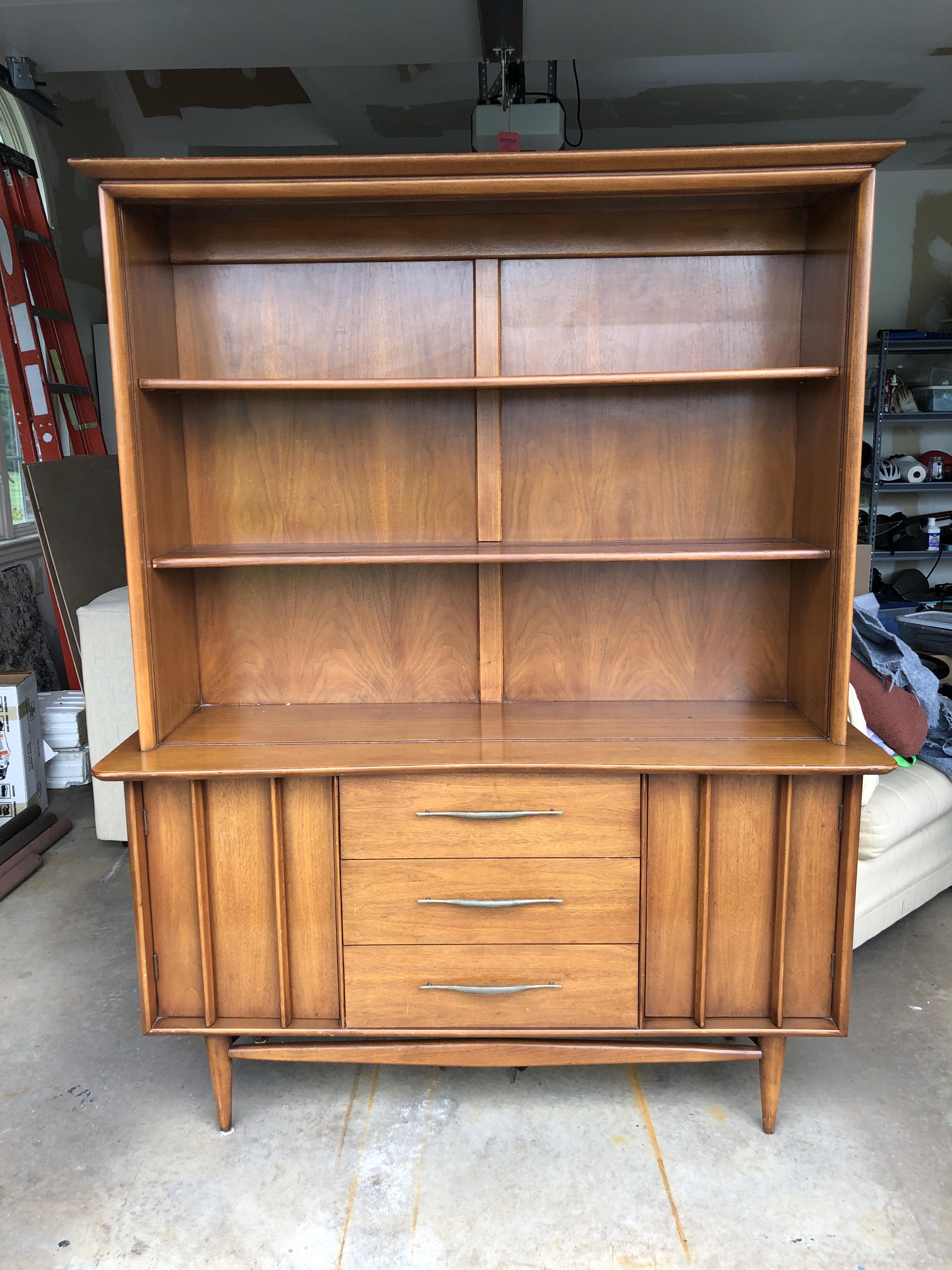 Picked up this hutch today. Has glass sliding doors but I have to get
