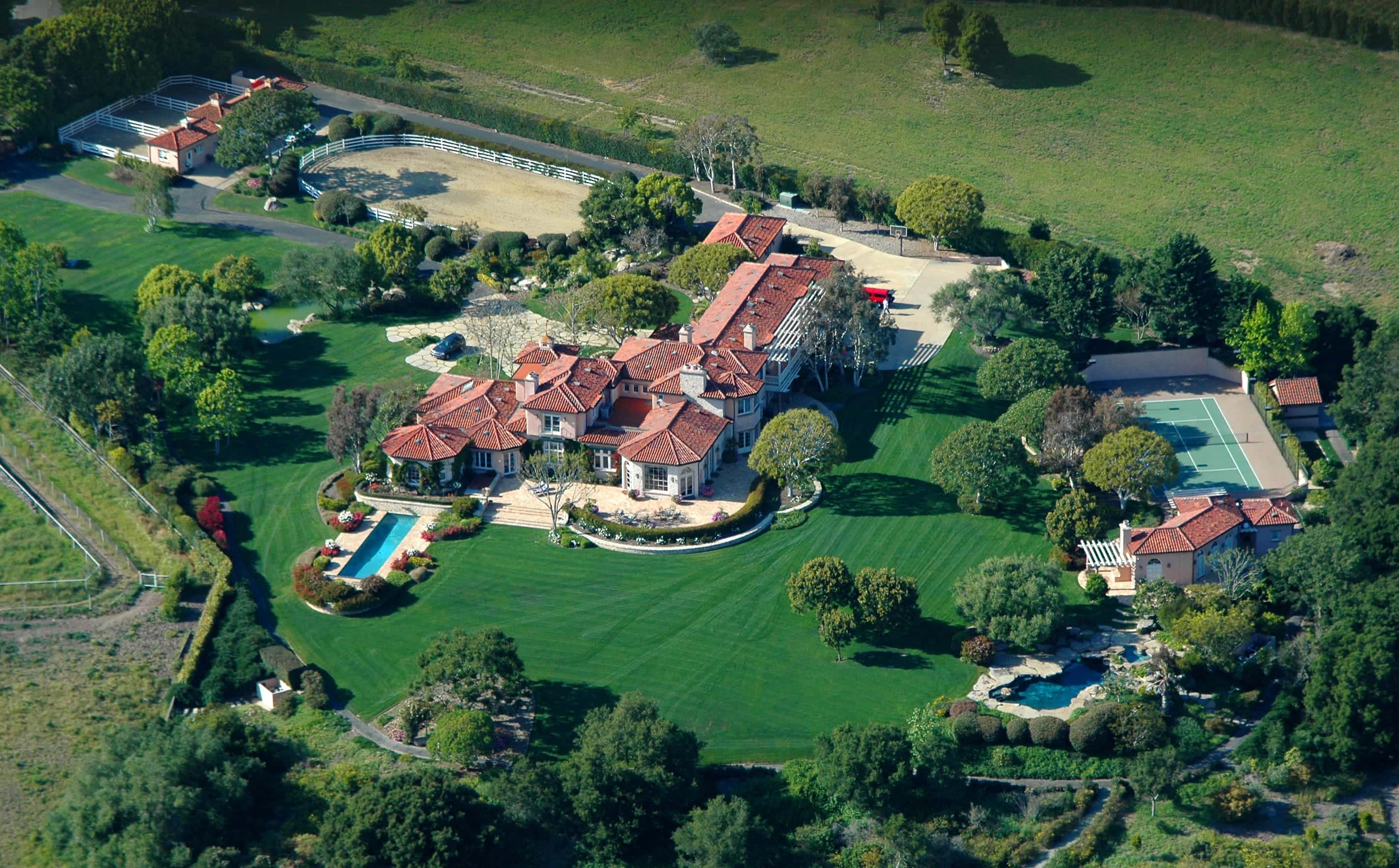 13 Acre French Equestrian Estate in Hope CA Ranch [2848x1768] r/Houseporn