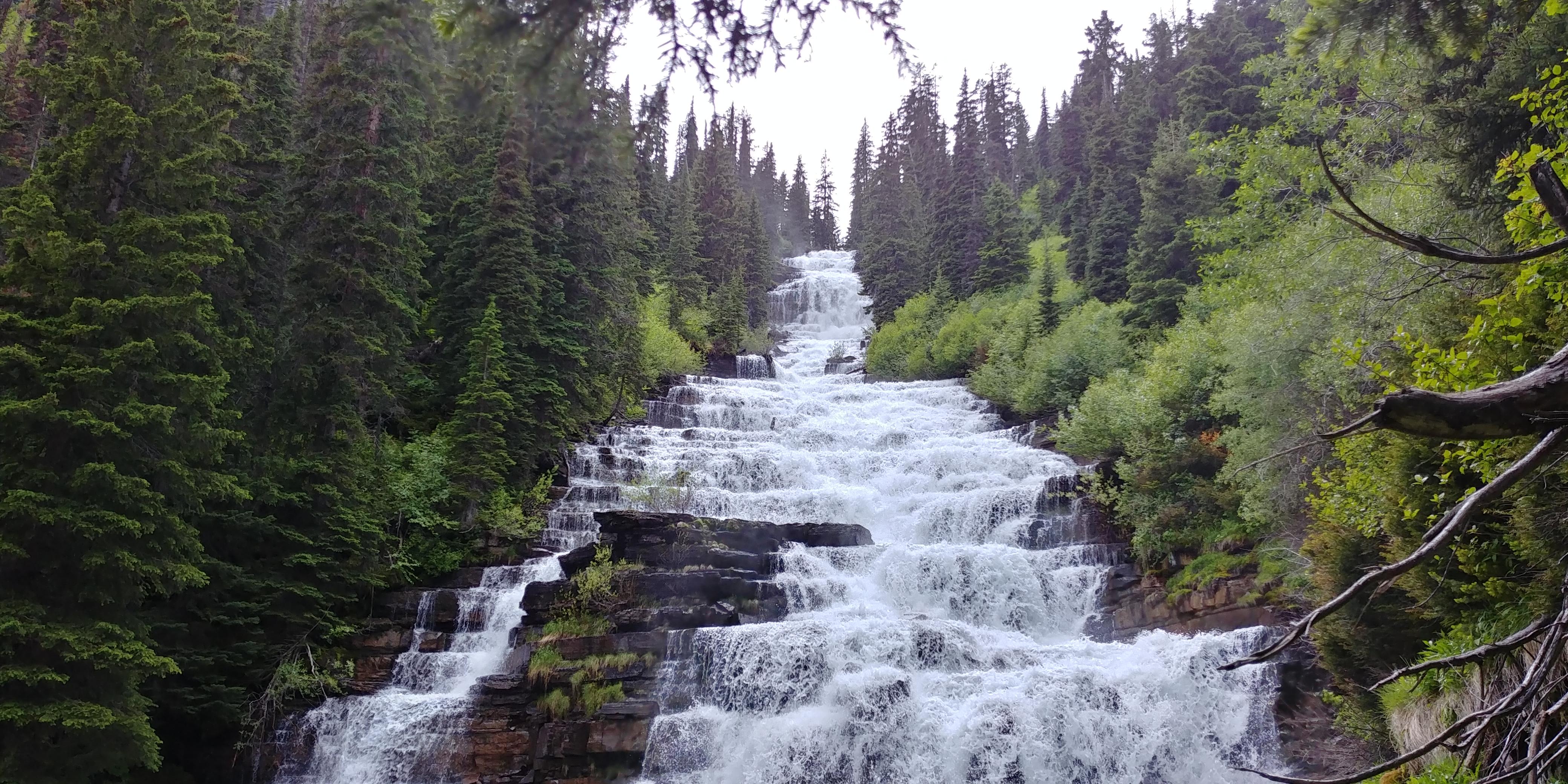 Florence Falls in Glacier National Park [OC] [4160x2080] r/EarthPorn