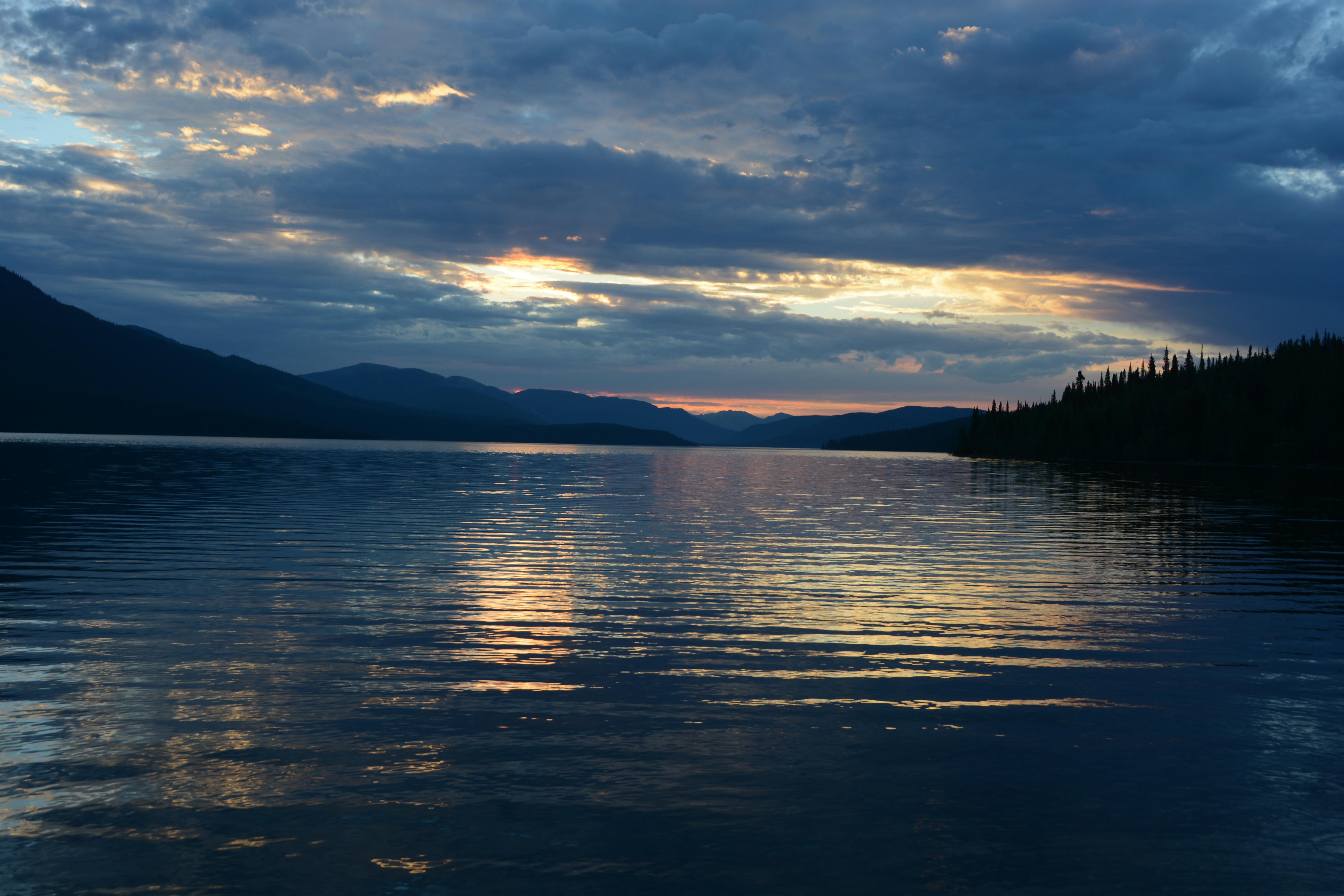 Quiet lake of Yukon, Canada. Lives up to the name.. [OC] [6000x4000