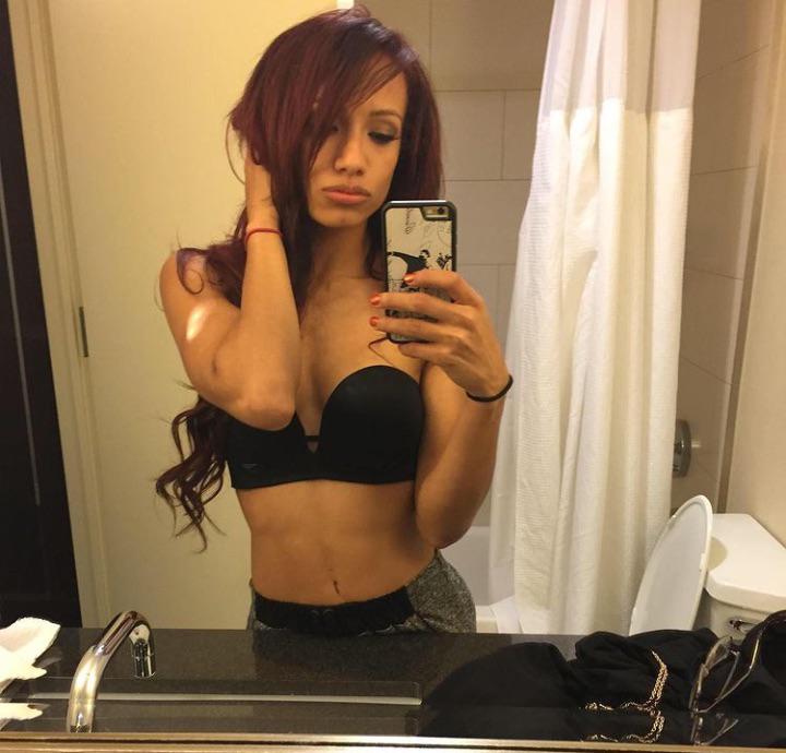 Old leaked seductive mirror selfie : TheLegitBoss