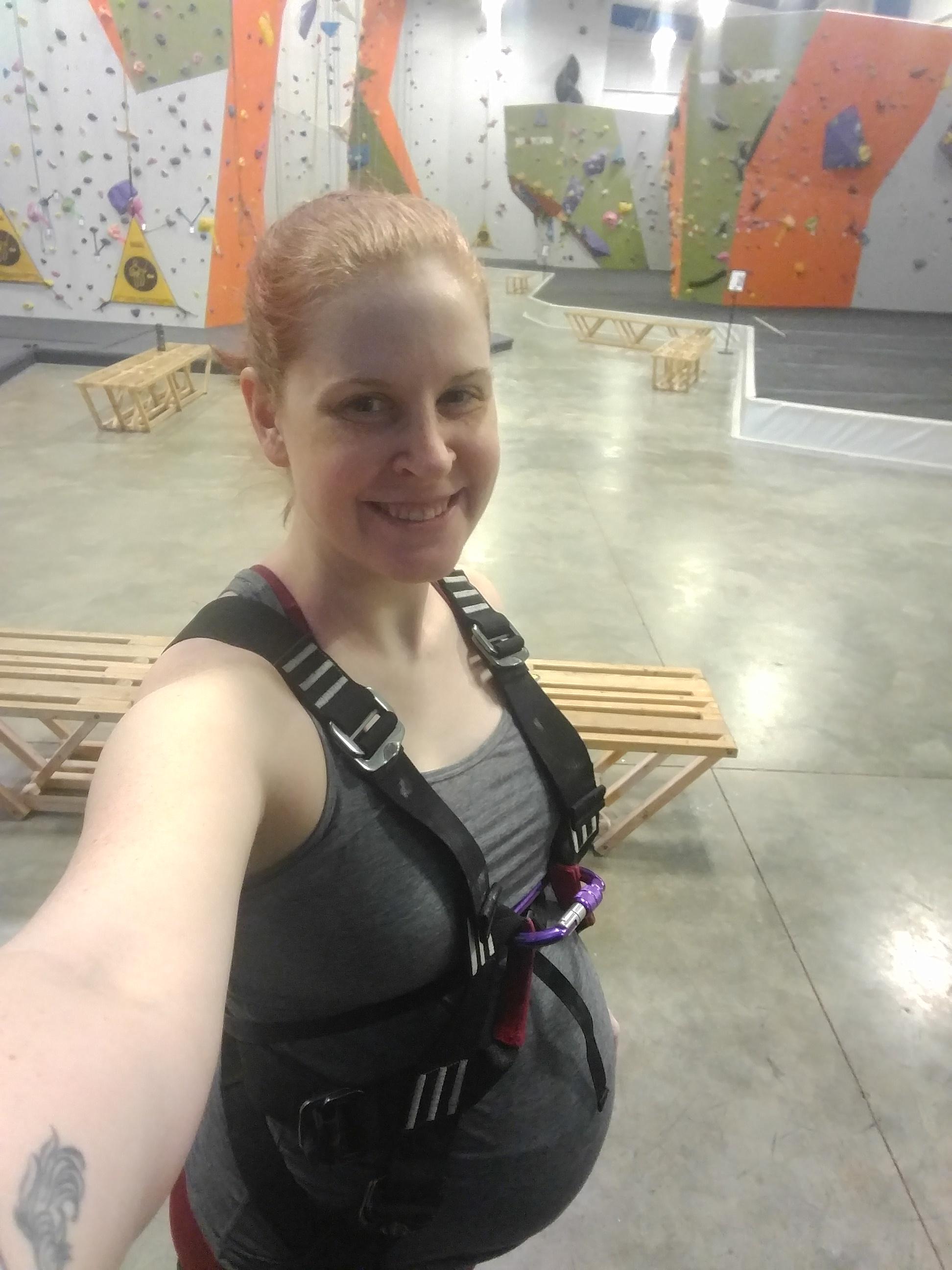 Climbing at 32 weeks pregnant and it feels so good! r/climbergirls