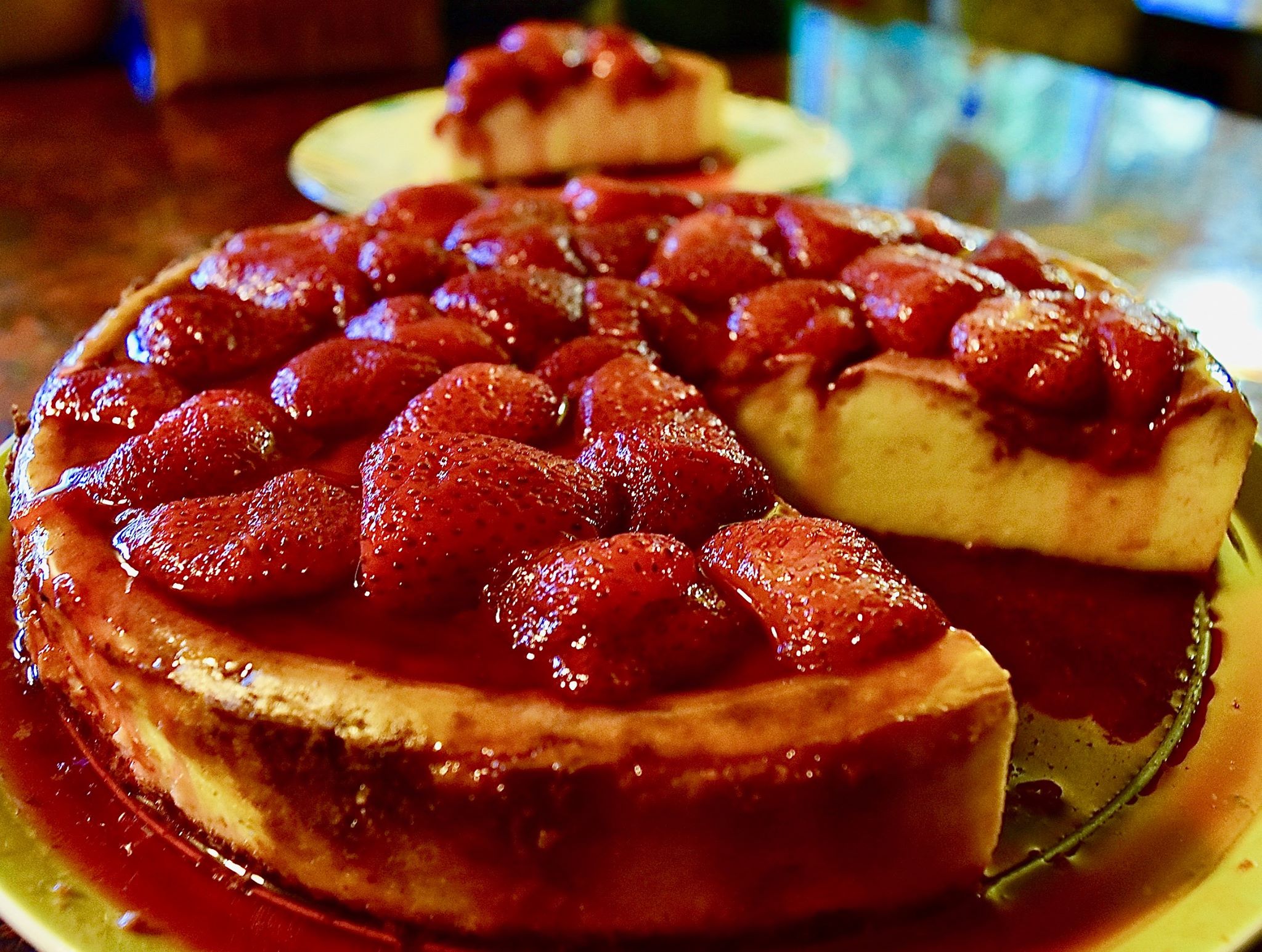 [Homemade] Strawberry Glaze Cheesecake r/food