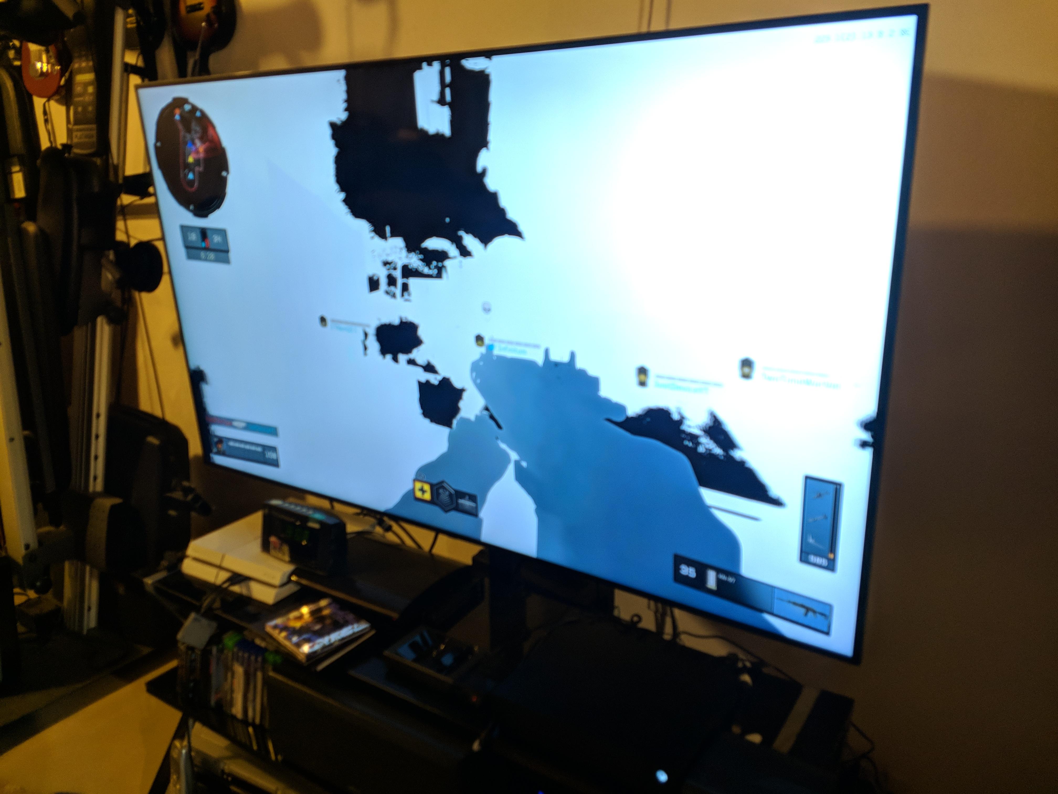 Wierd black and white issue on Xbox One X r/Blackops4