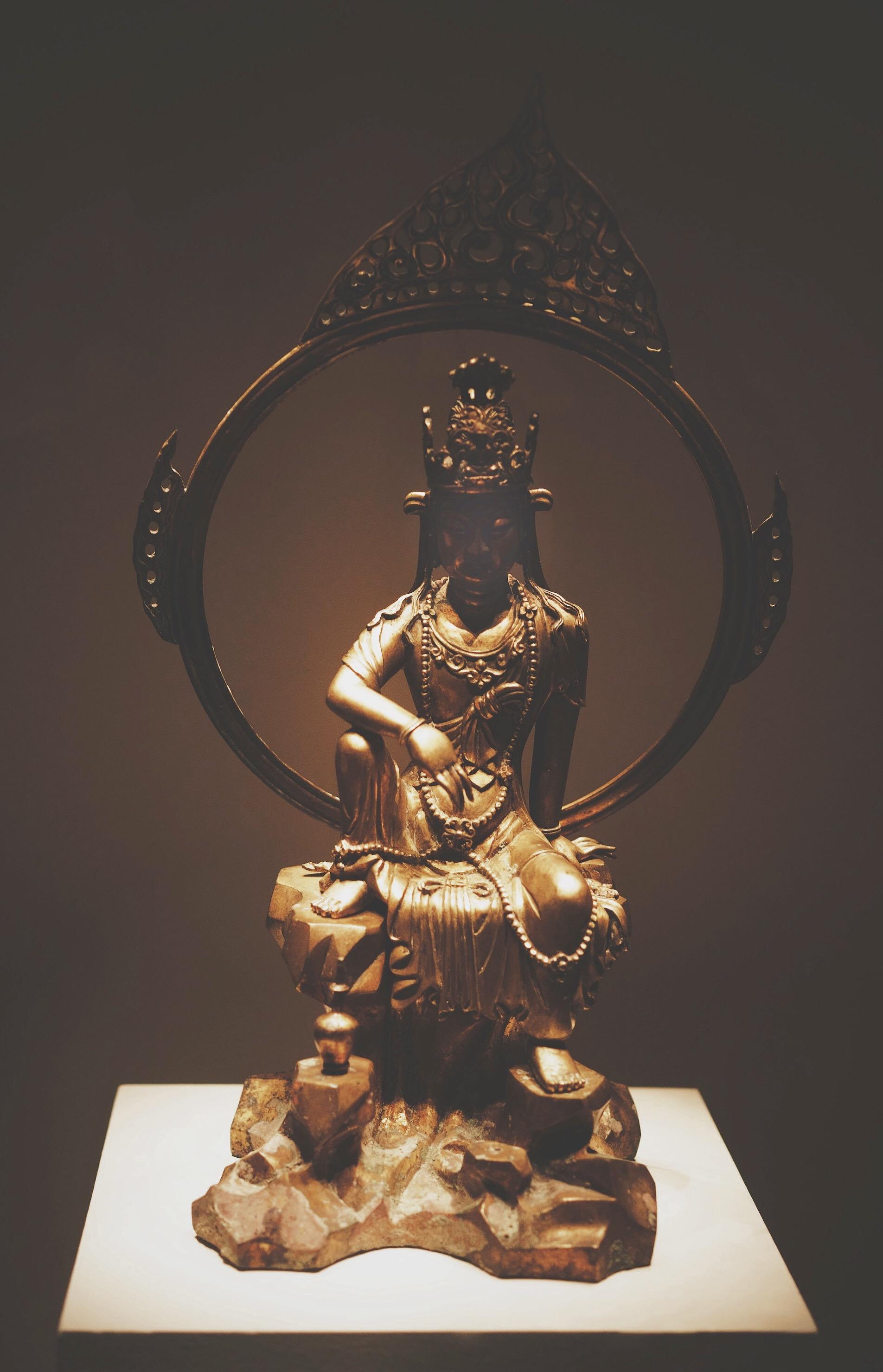 Gilt bronze Buddhist statue, Five Dynasties era (907960) , China