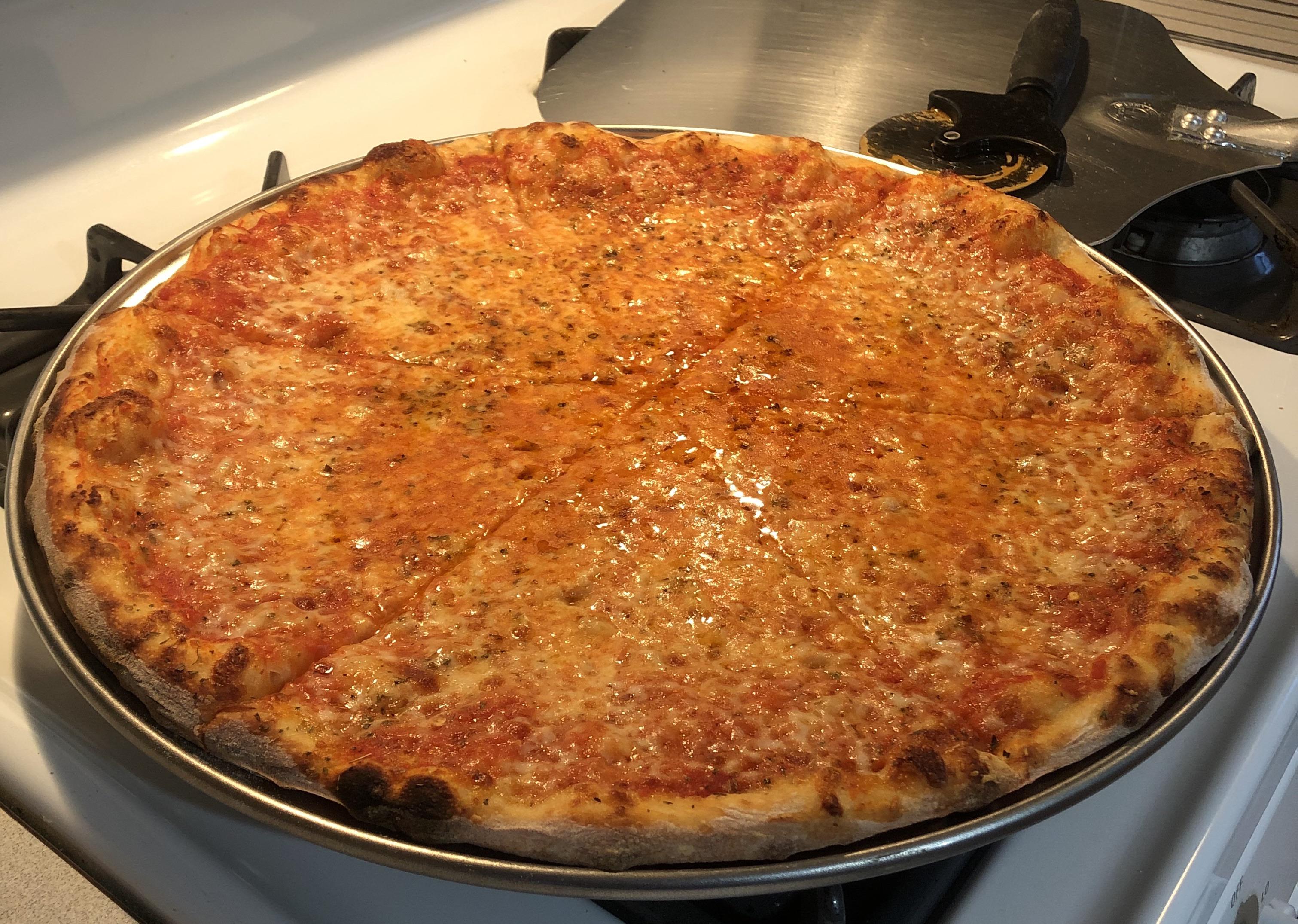 New York Style Cheese Pizza [Homemade] r/food