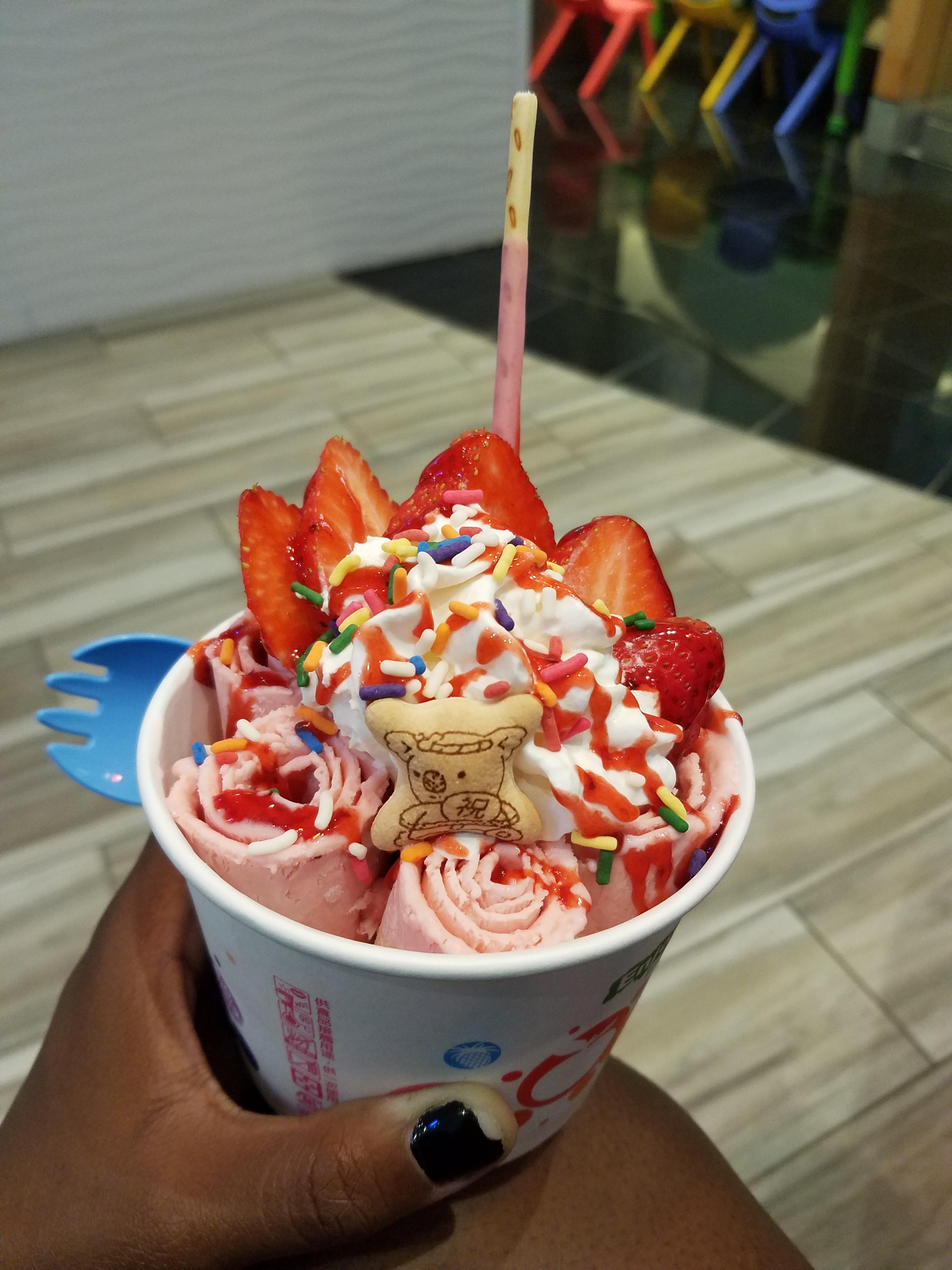 Rolled icecream at the Water Tower, Chicago r/icecream
