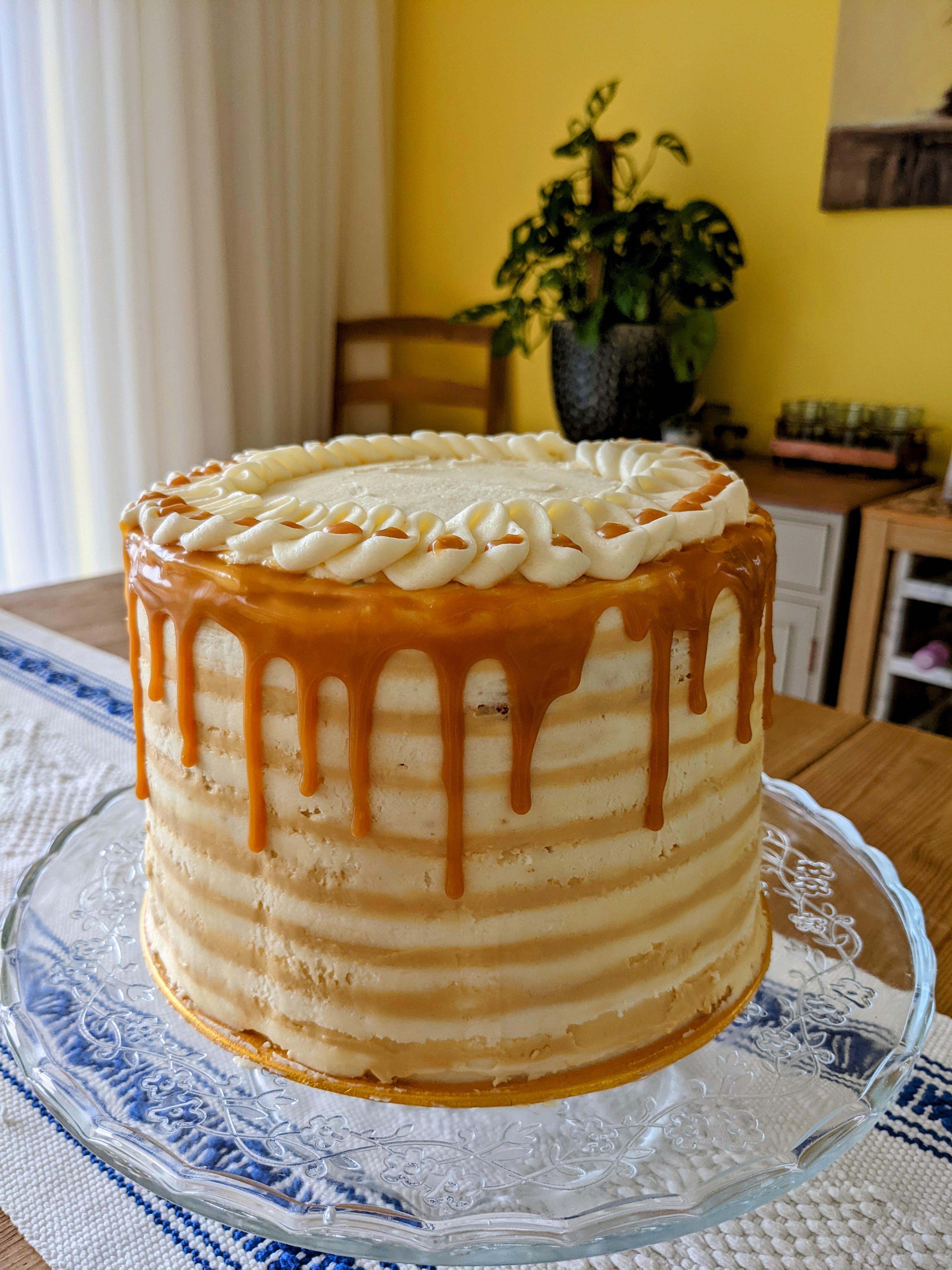 [Homemade] toffee apple salted caramel cake food