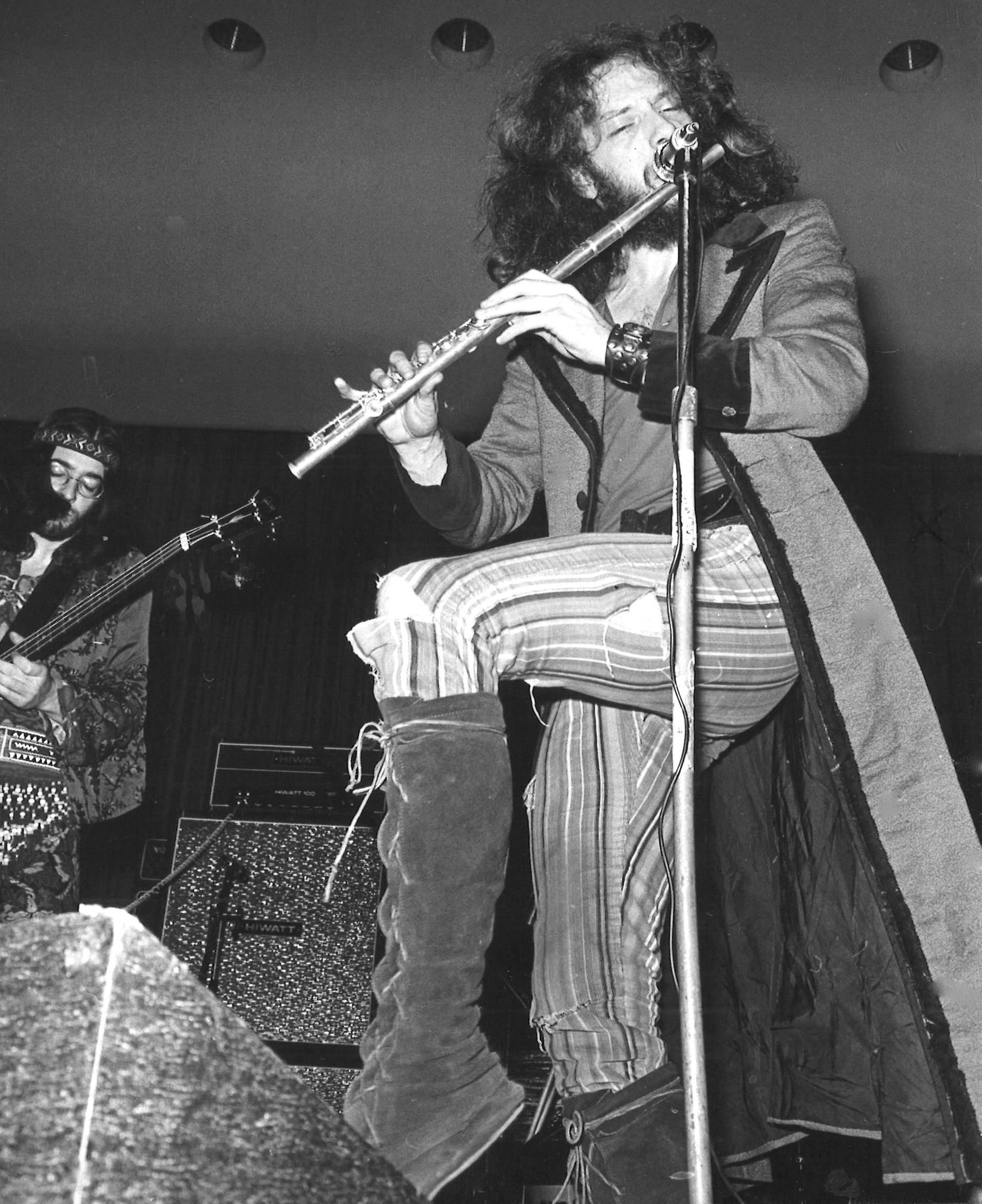 Jethro Tull flutist/singer Ian Anderson live in Helsinki (1970) r