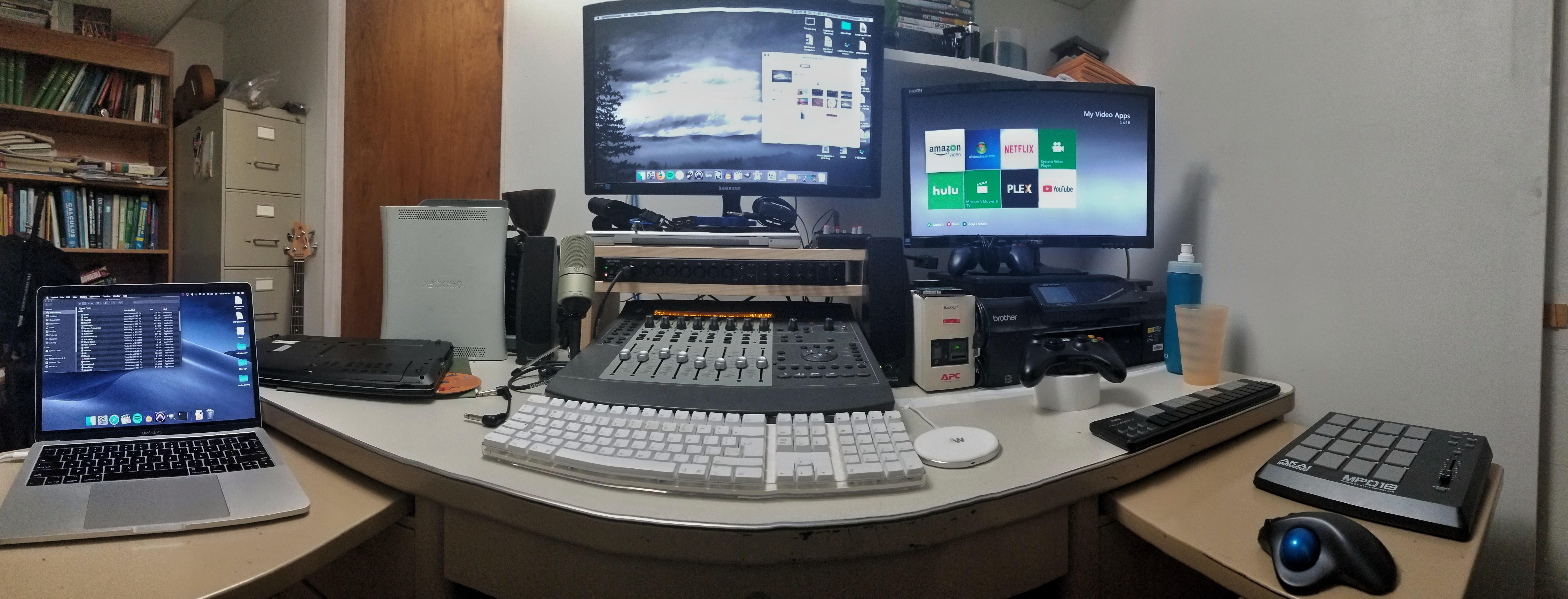 Macbased 3 screen, 2 machine (+xbox) audio engineer station/home