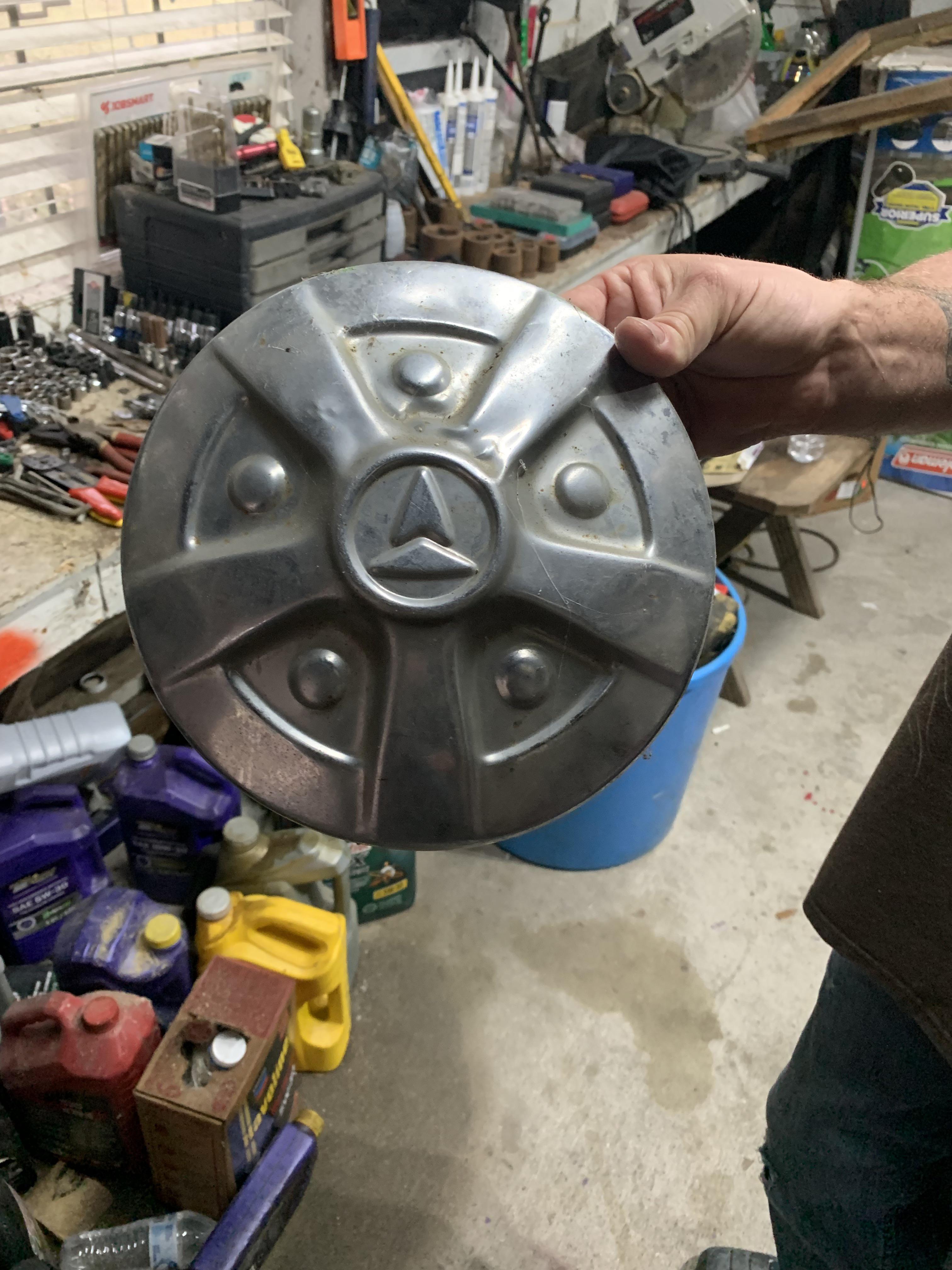 Hubcap r/whatisthiscar