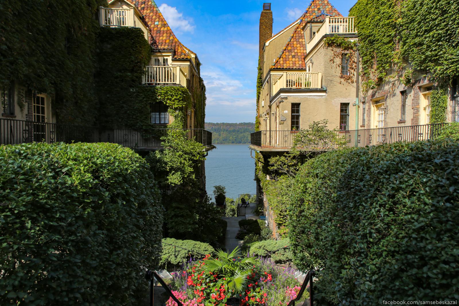 Apartment house "Villa Charlotte Bronte" in the Bronx. r/nyc