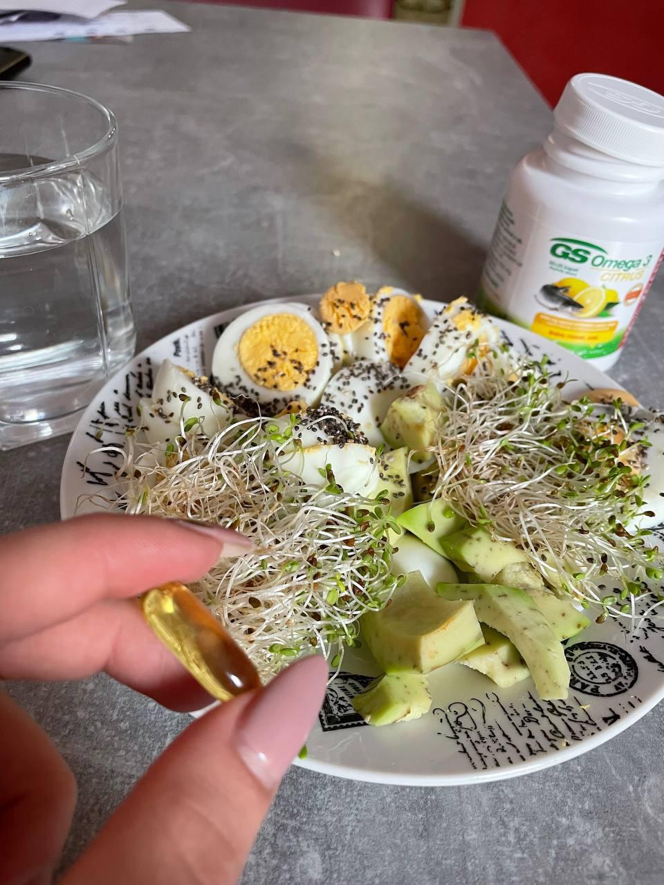 Eggs, avocado and omega 3 r/BreakfastFood