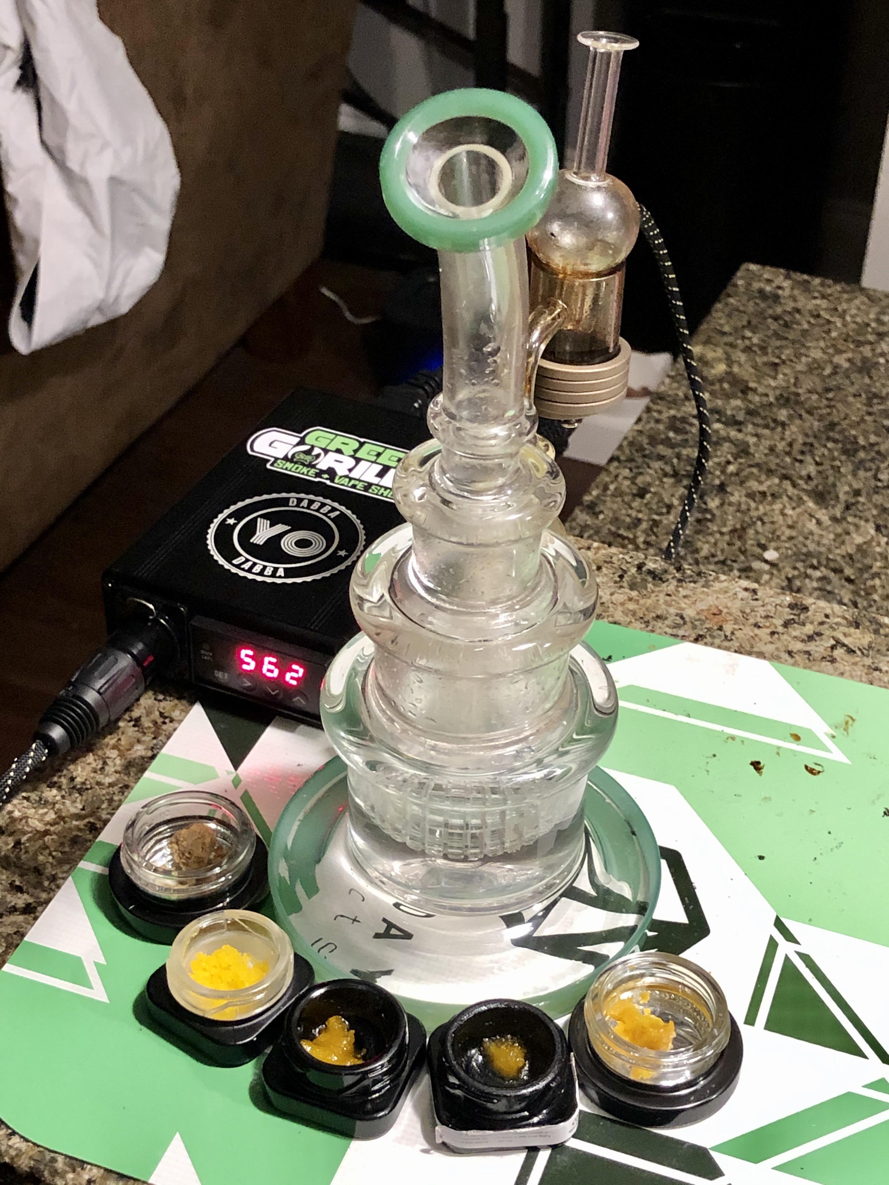 Home from work 🤟🏻🤟🏻. Breaking my new quartz recycling erig in!! Don’t