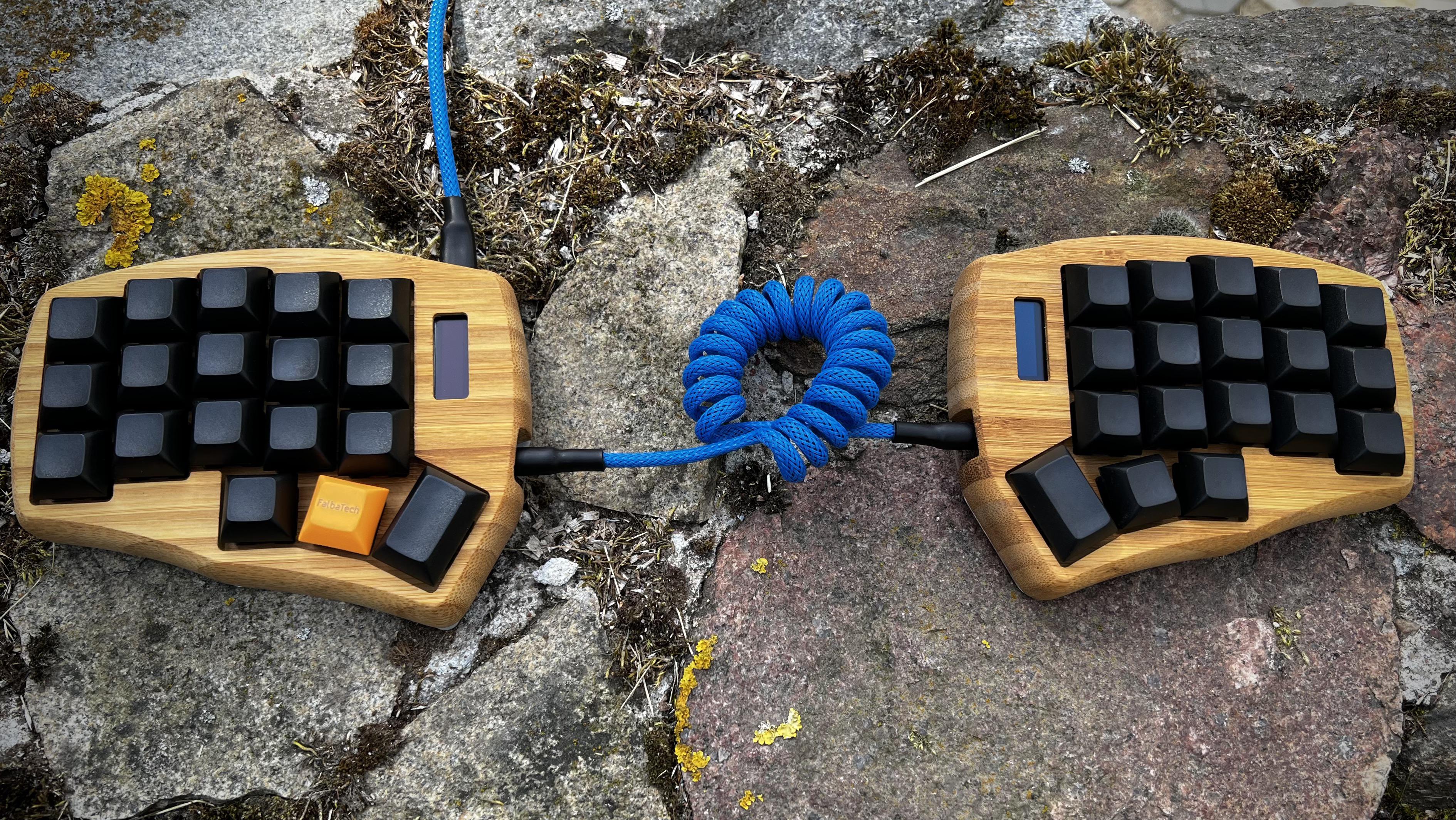 Travel keyboard… : r/MechanicalKeyboards