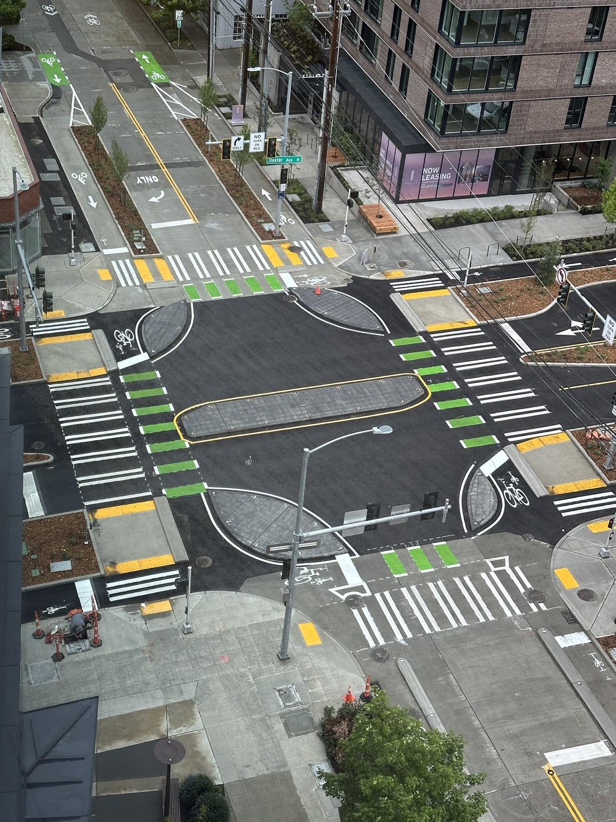 Seattle’s first protected intersection, Dexter Ave N Thomas St. r/pics