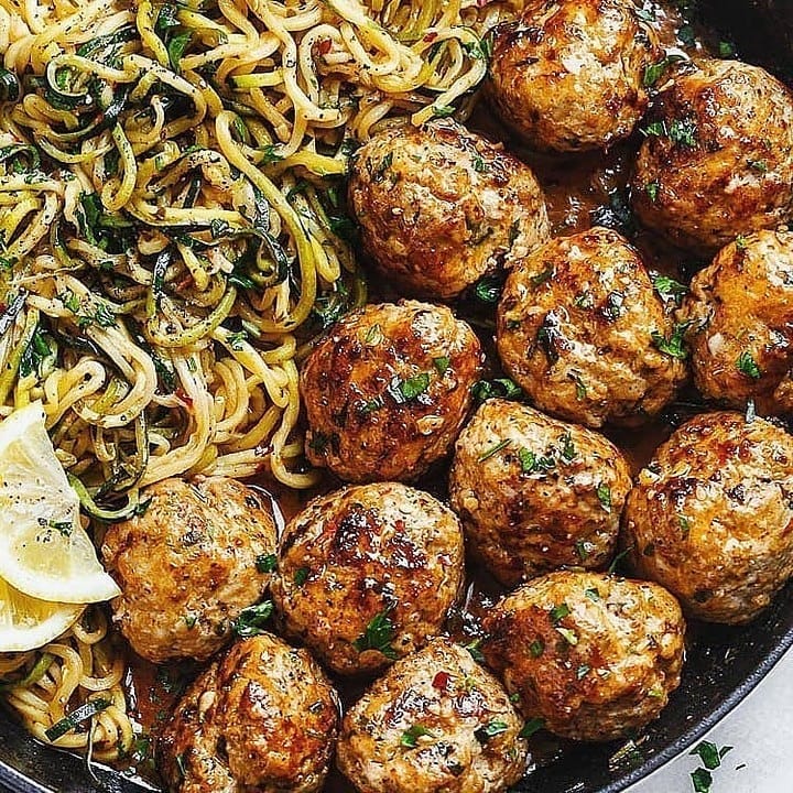 😍 Garlic Butter Meatballs with Lemon Zucchini noodles 😋 r/Keto_Food