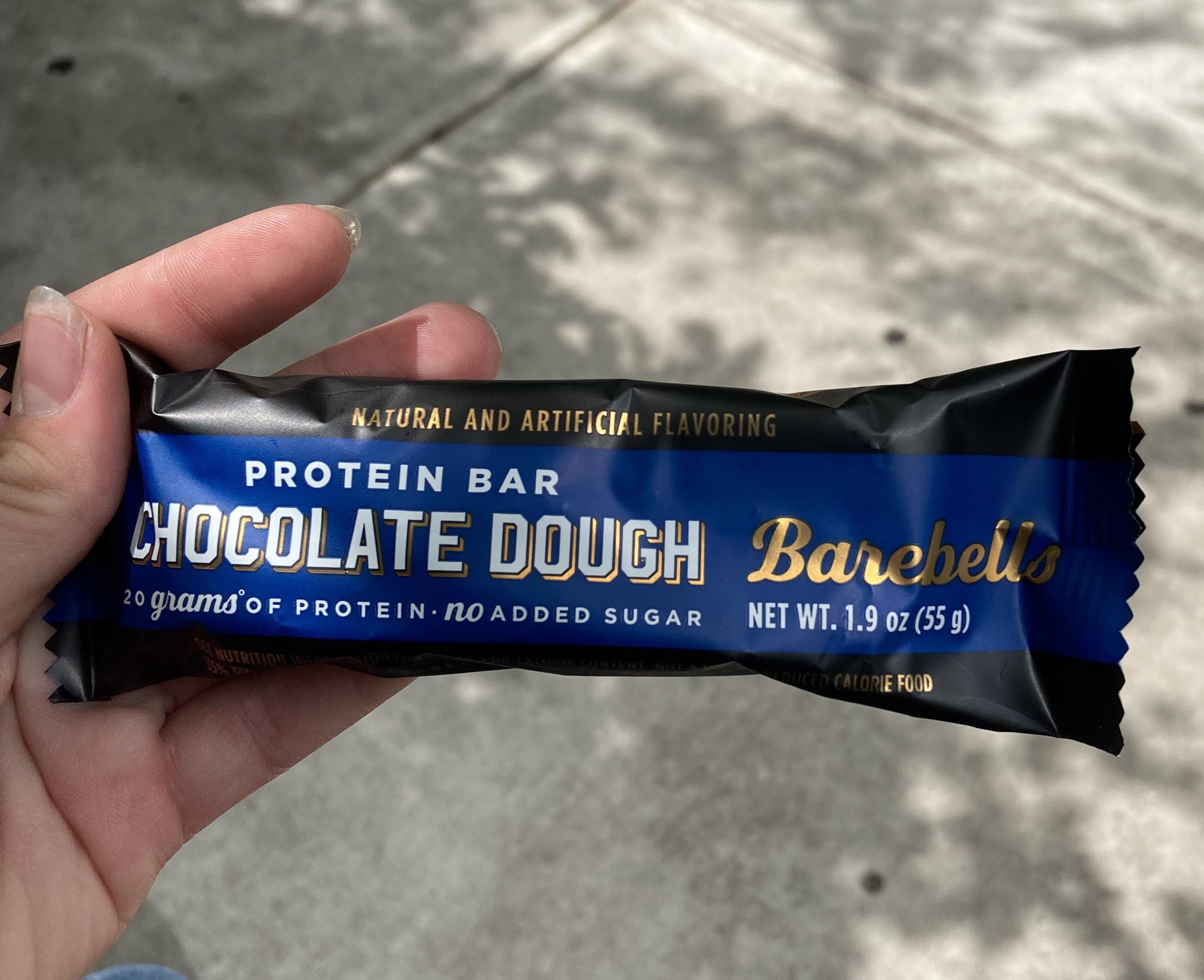 I'm in love with the new Barebells Chocolate Dough protein bar!! It