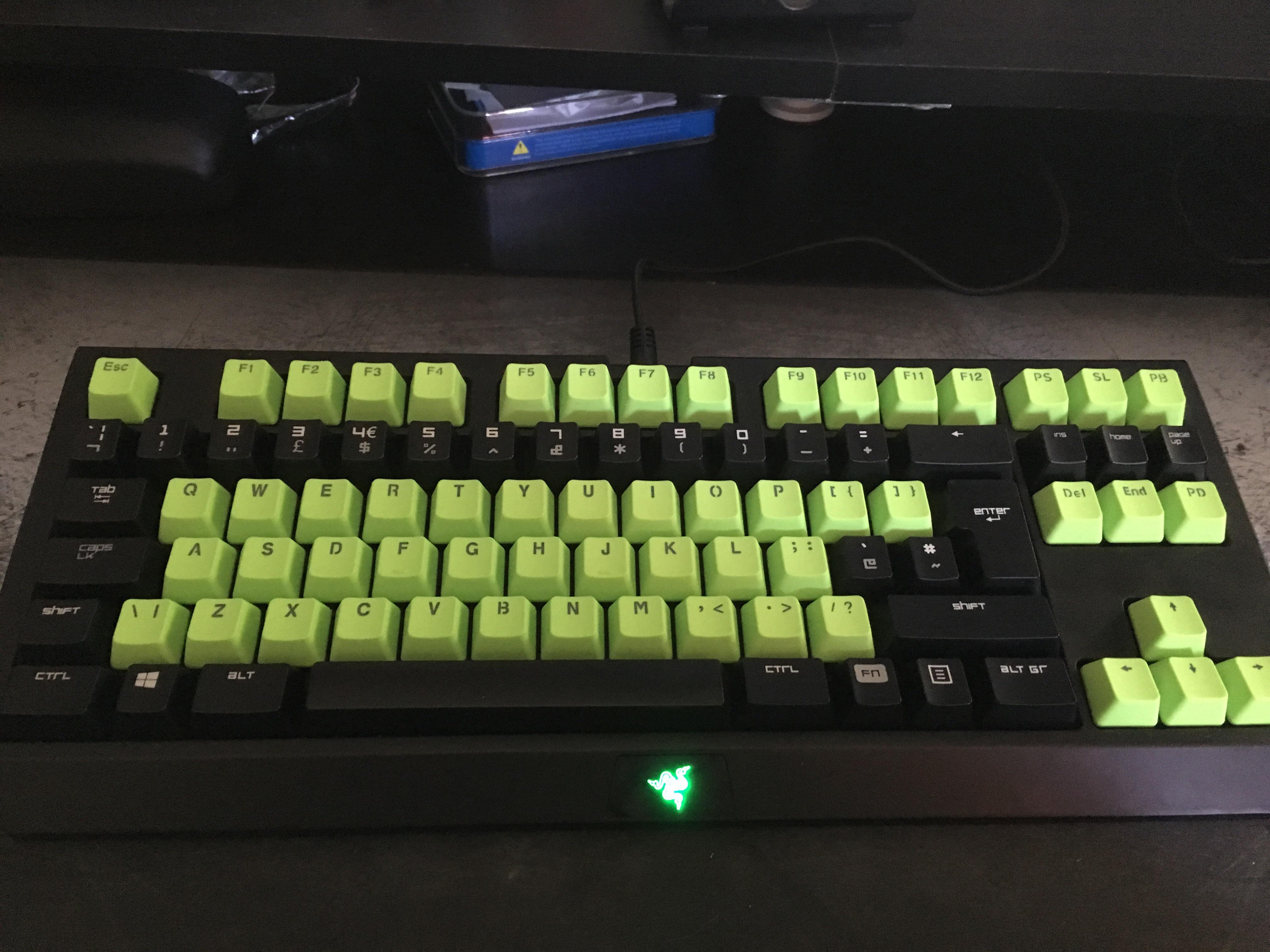 I know it's razer but think it looks good with green keycaps r/MechanicalKeyboards