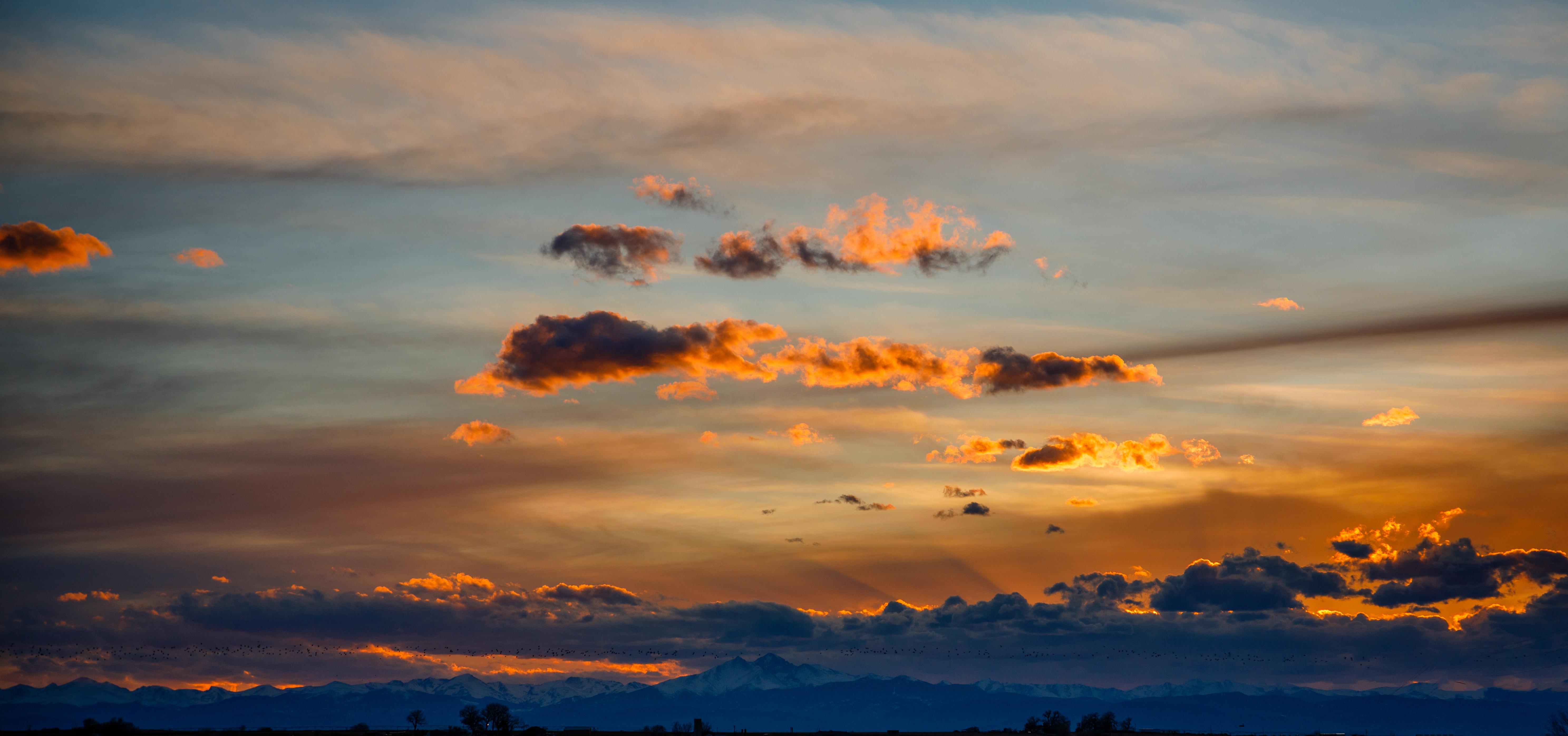 Catching a Colorado sunset tonight r/SkyPorn