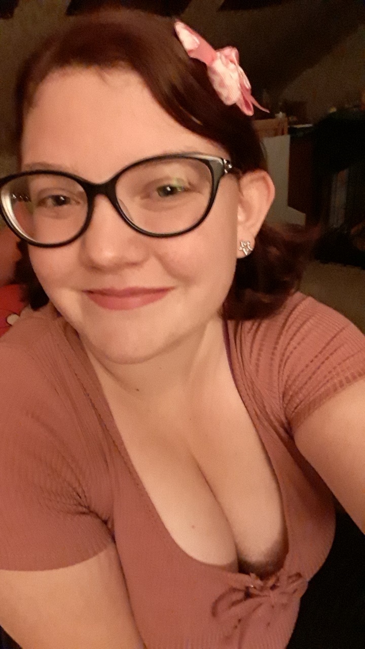 21 F Reading PA Hi my name is Erica. I'm looking for