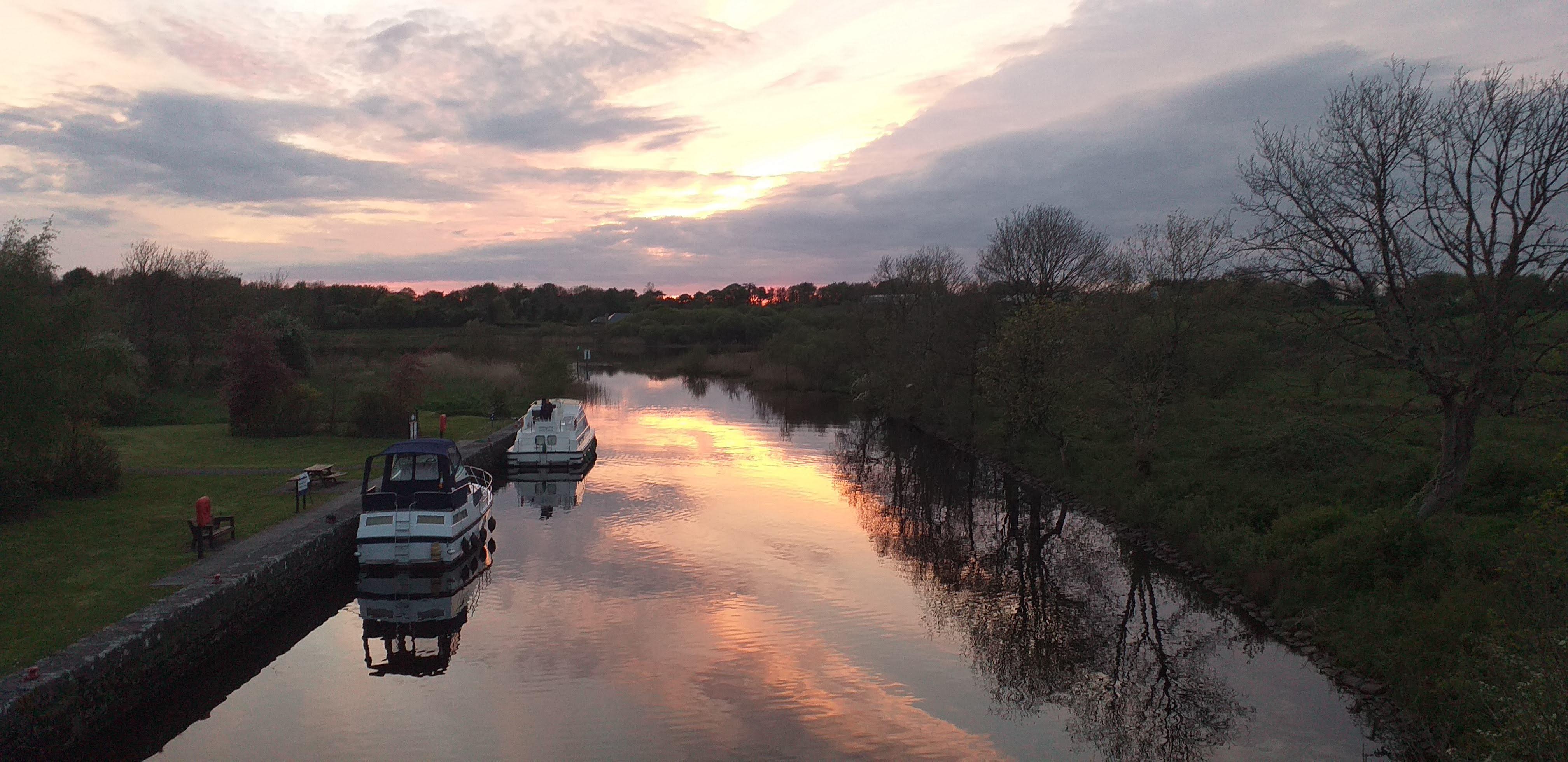 Rented a boat on the River Shannon. r/ireland