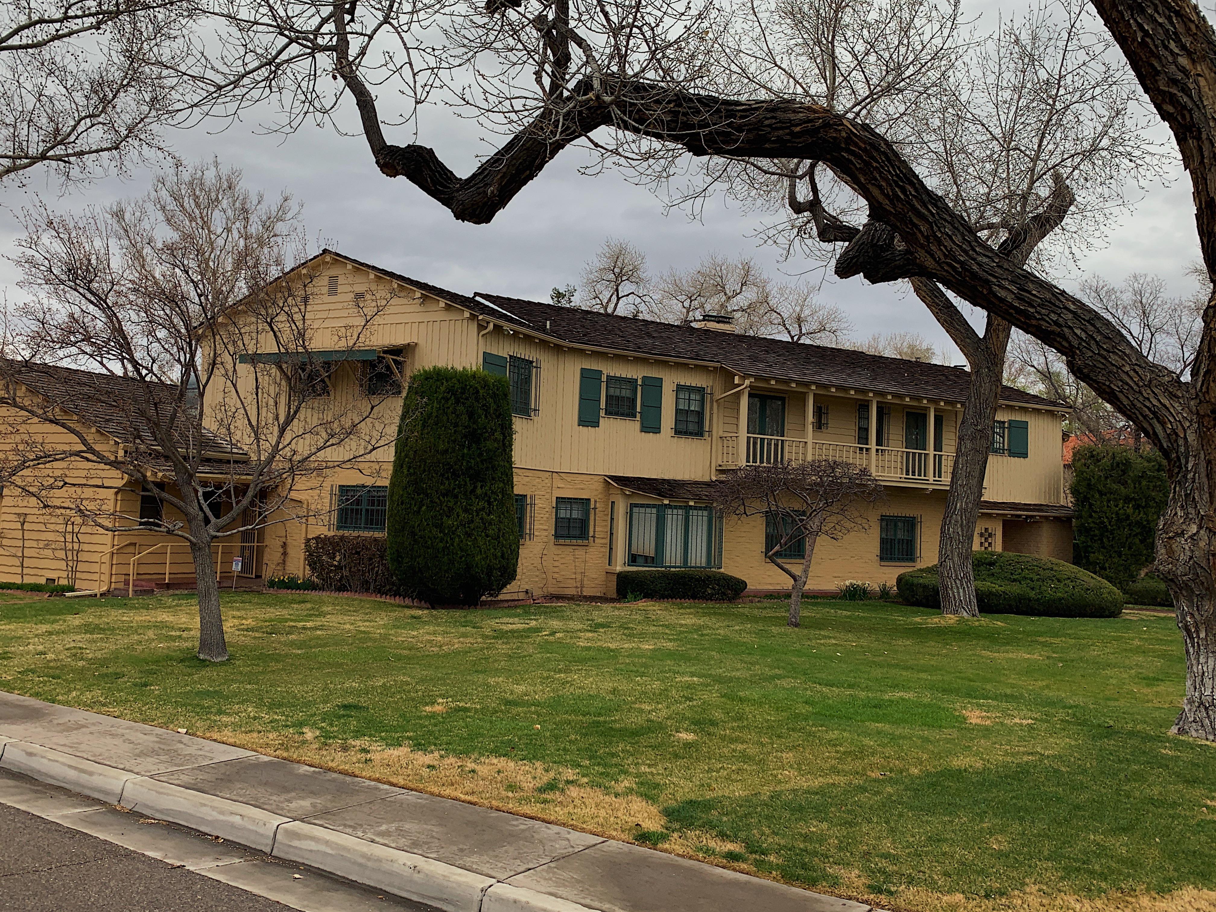 went to chucks today, its actually a block away from jesse's house r