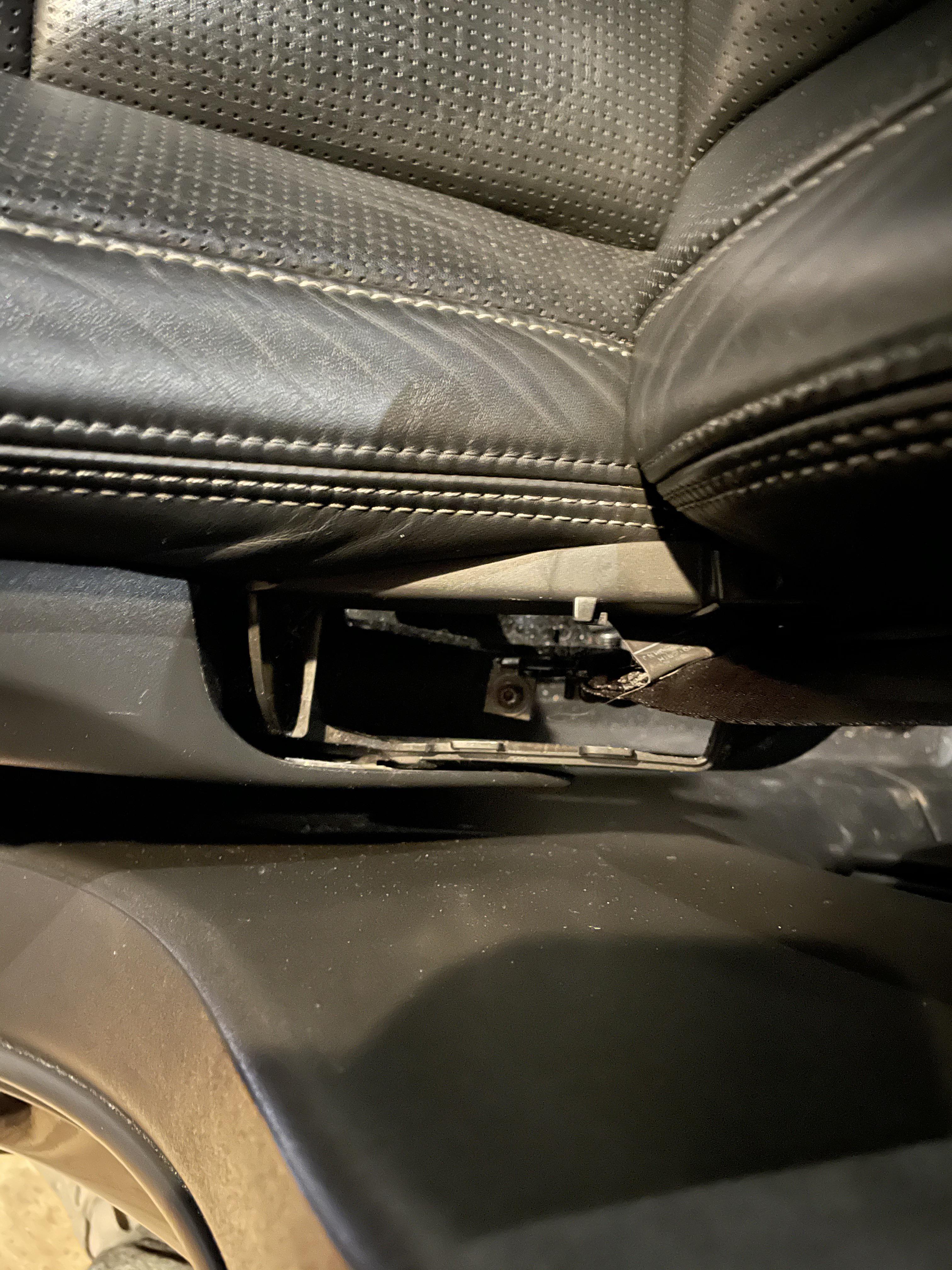 XC90 seat belt trim. r/Volvo