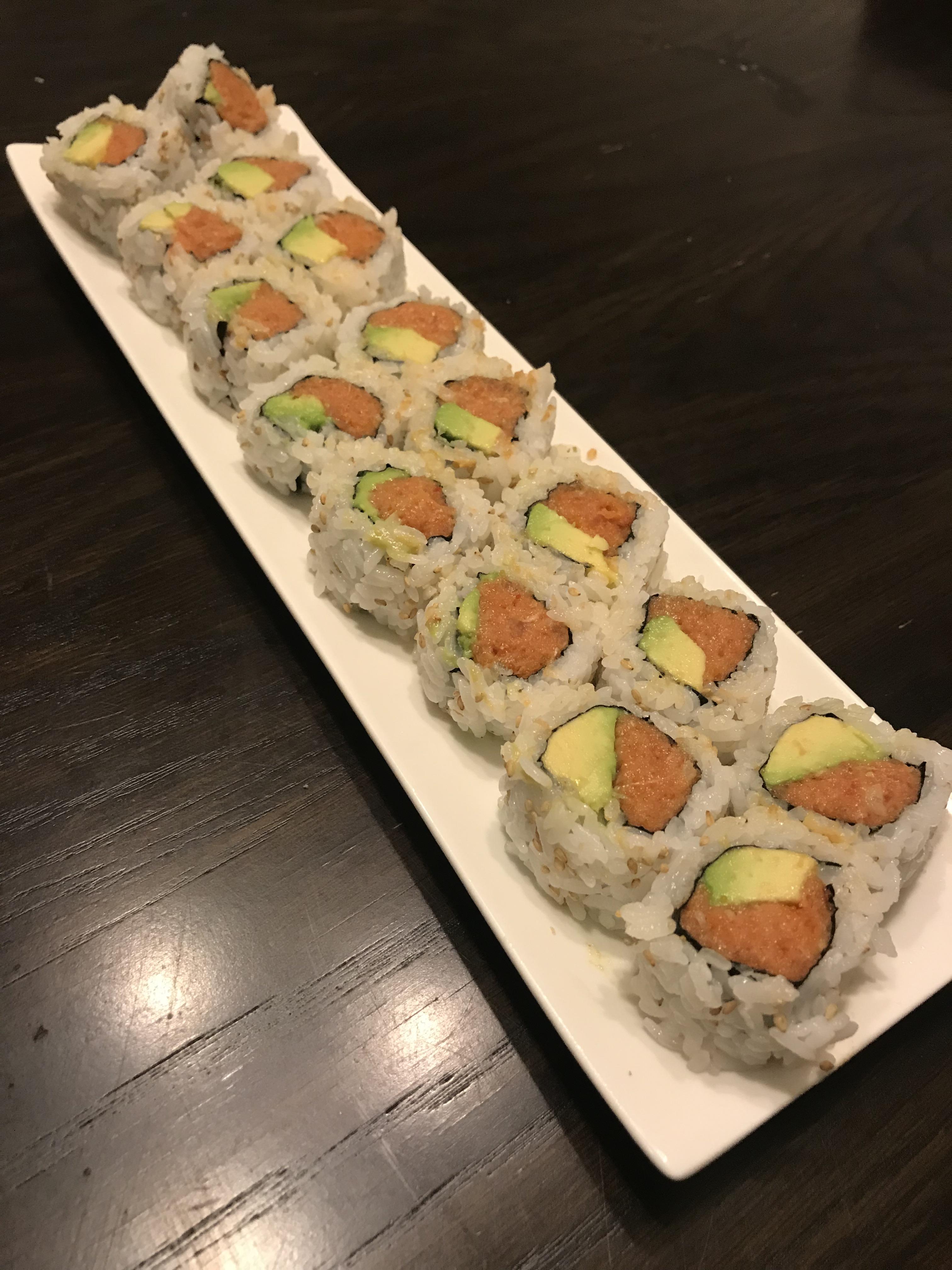 Simple homemade spicy tuna roll r/sushi
