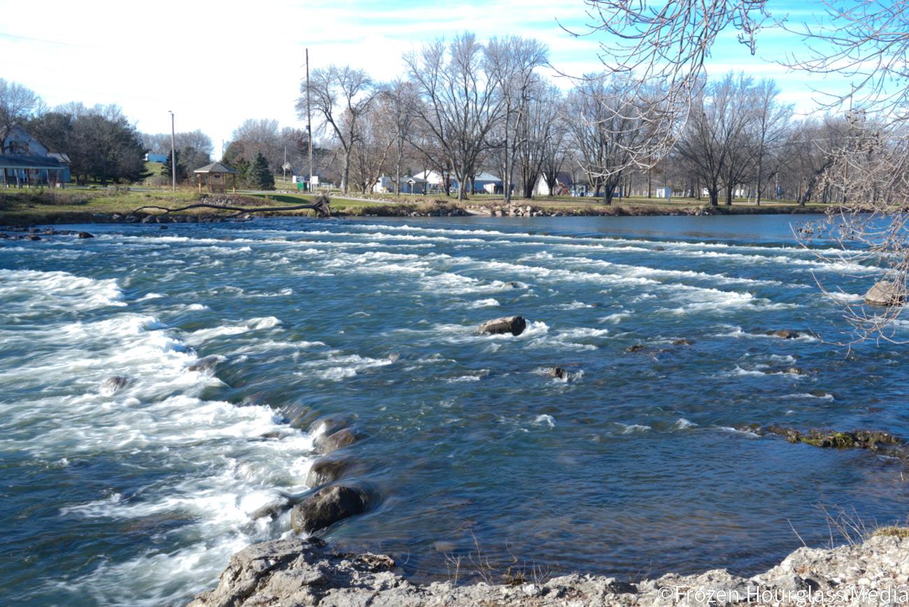 A river in Quasqueton iowa r/Outdoors