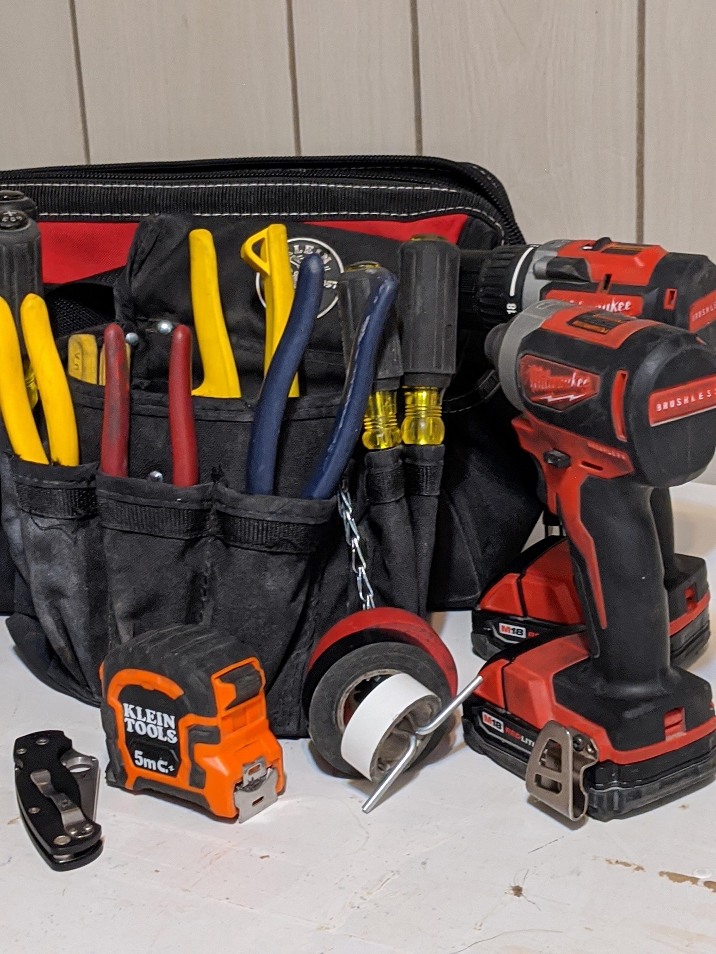 M/24 1st Year electrical apprentice MondayFriday carry EDC