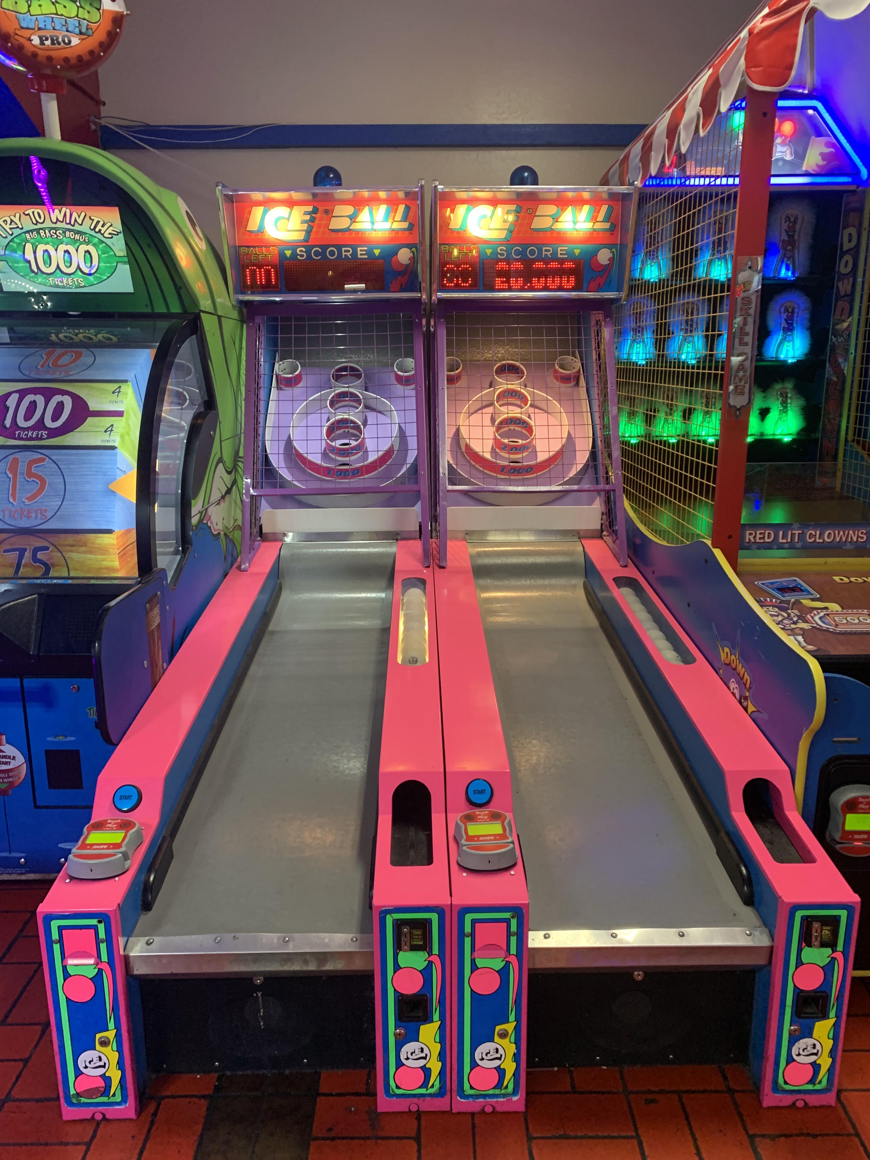 This skee ball machine r/VaporwaveAesthetics