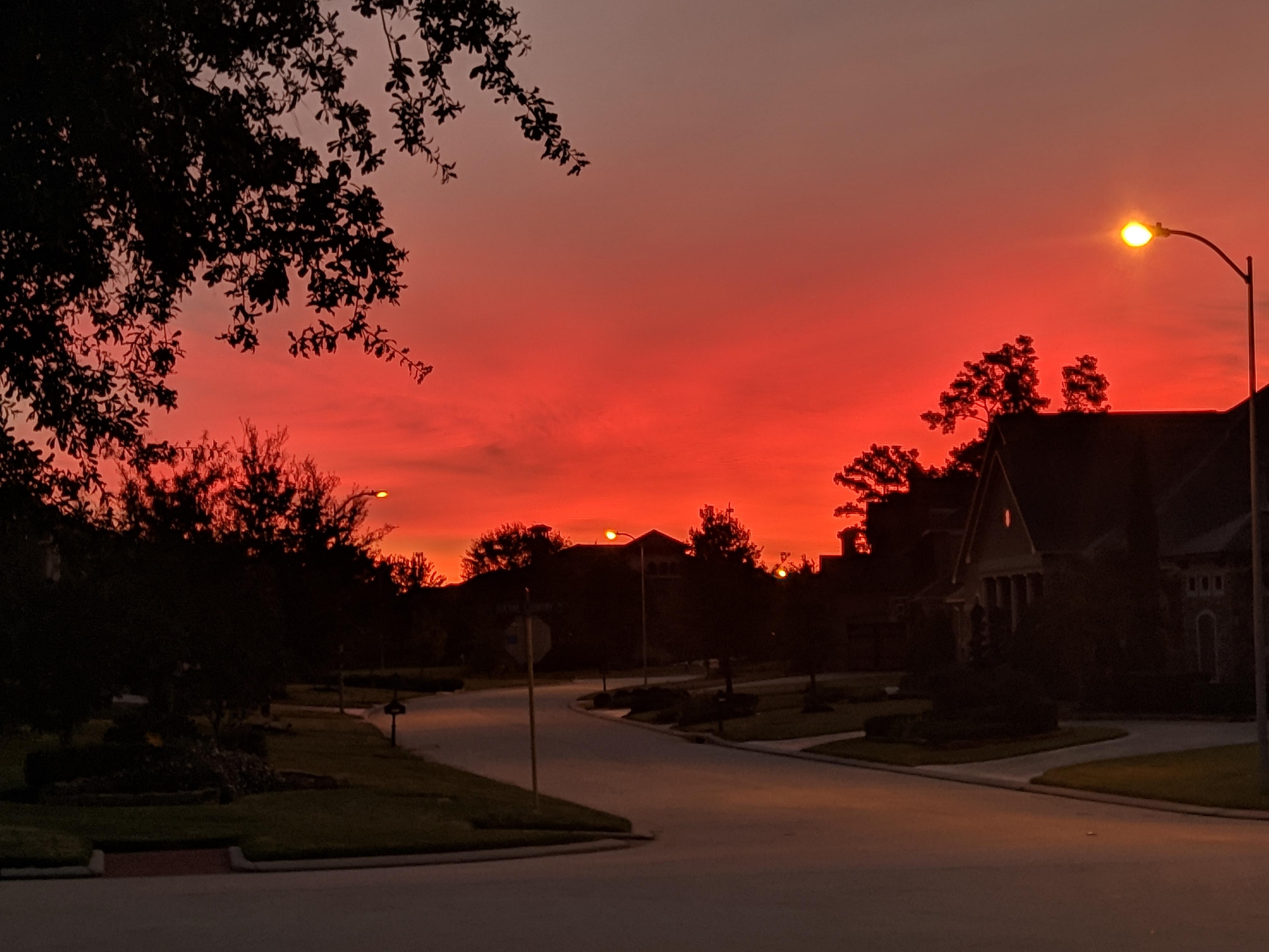 Beautiful sunrise this morning y'all r/houston