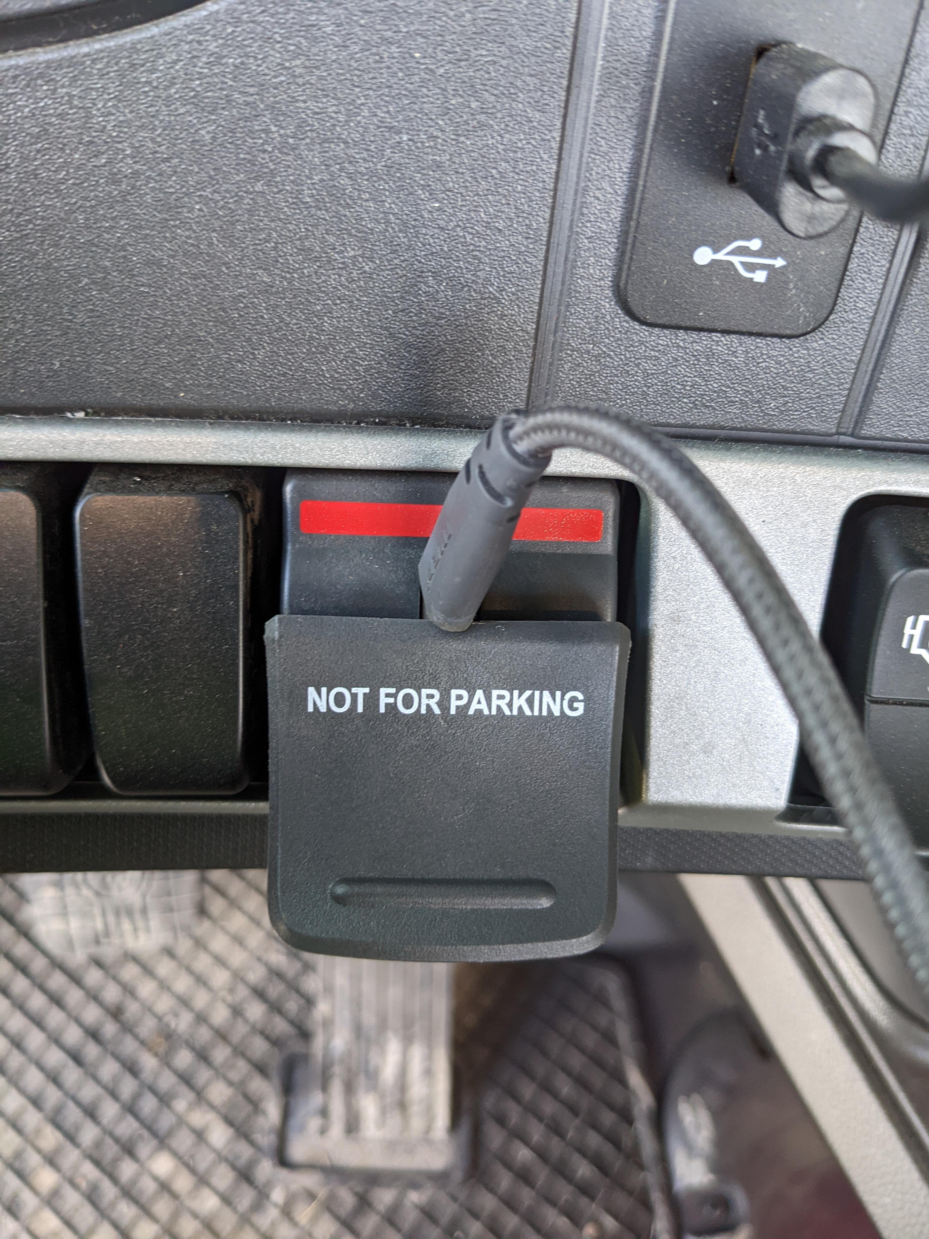 Anyone with a newer KW/Peterbilt have a better way to keep the trailer