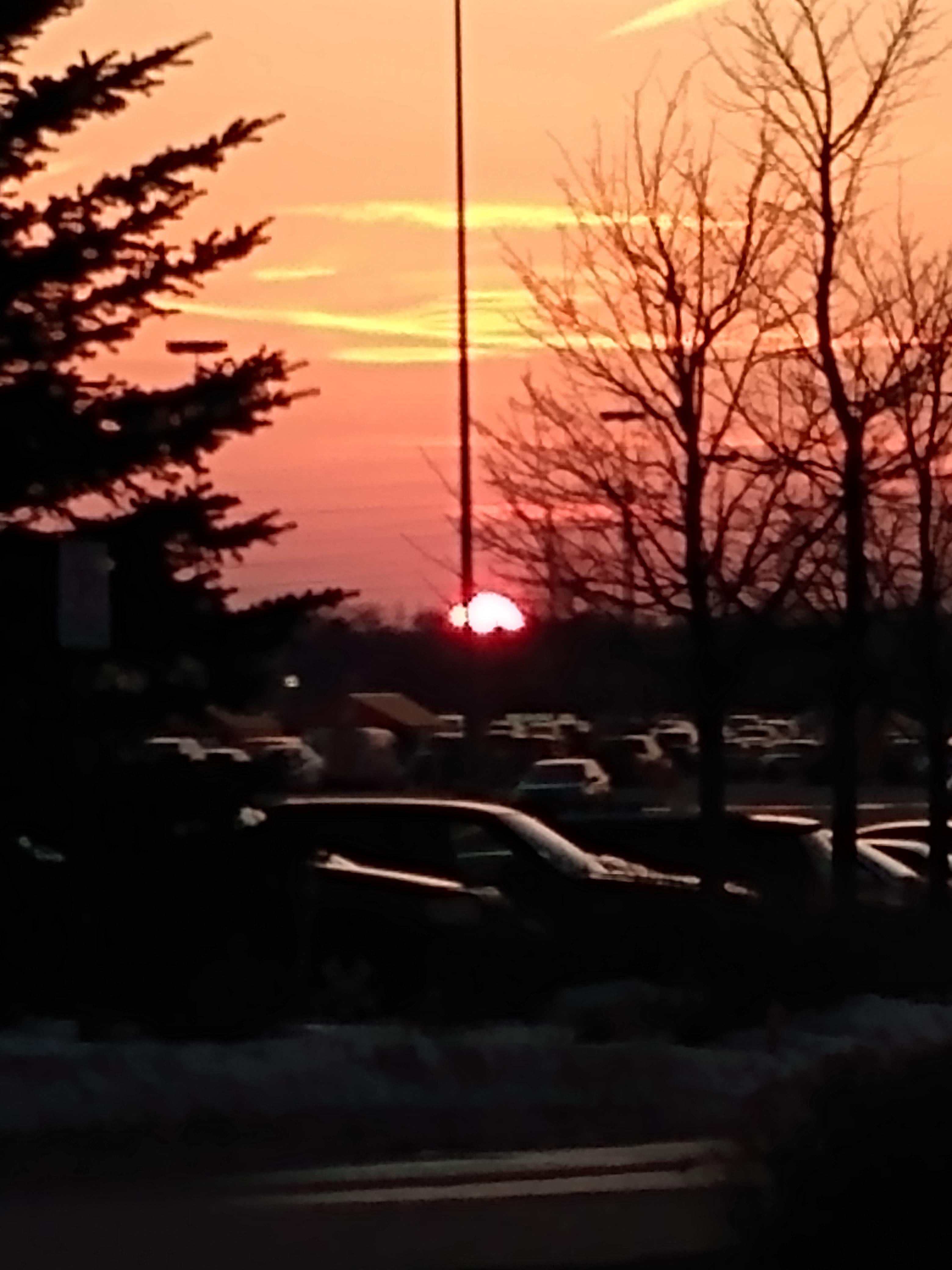 The sunset in Kingston, Ontario, Canada r/weather