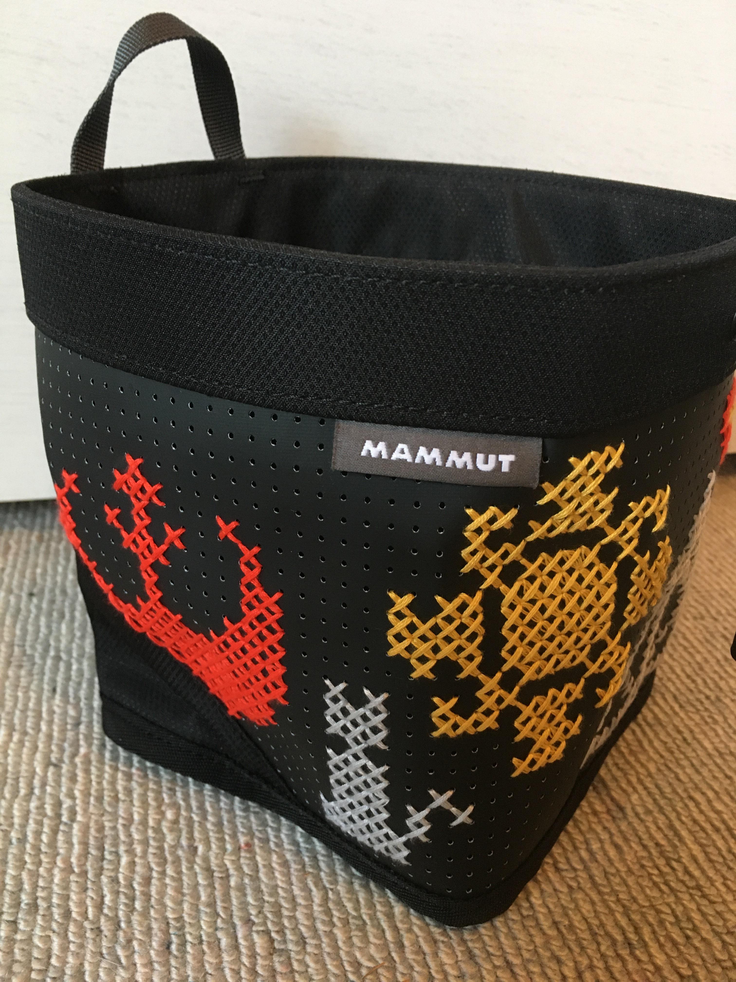 [FO] Finished the bouldering chalk bag I posted a few days ago. More